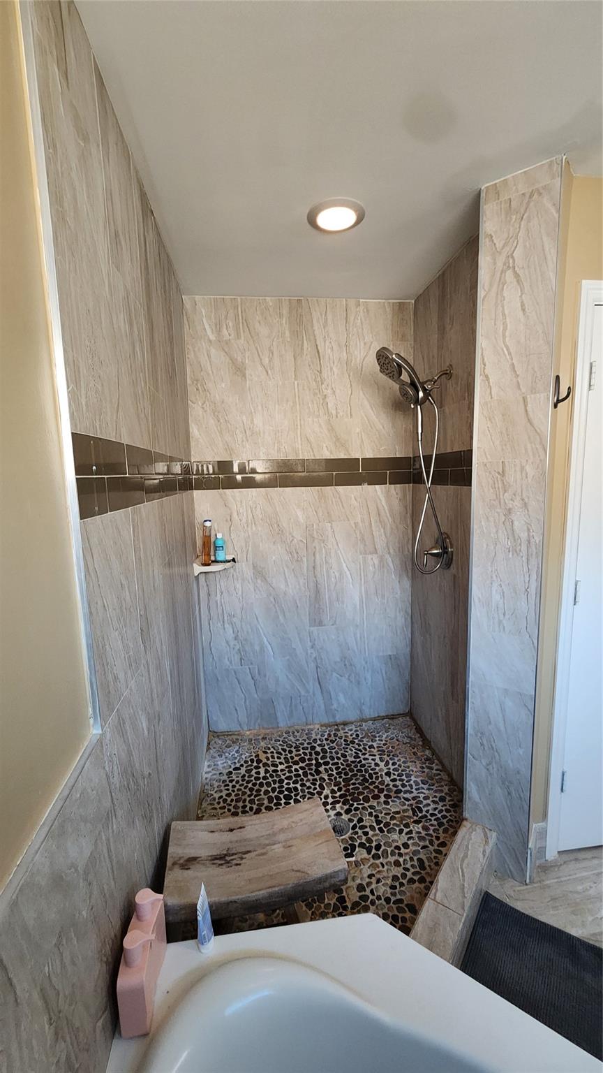 Pine Ridge 112-37 B - Residential
