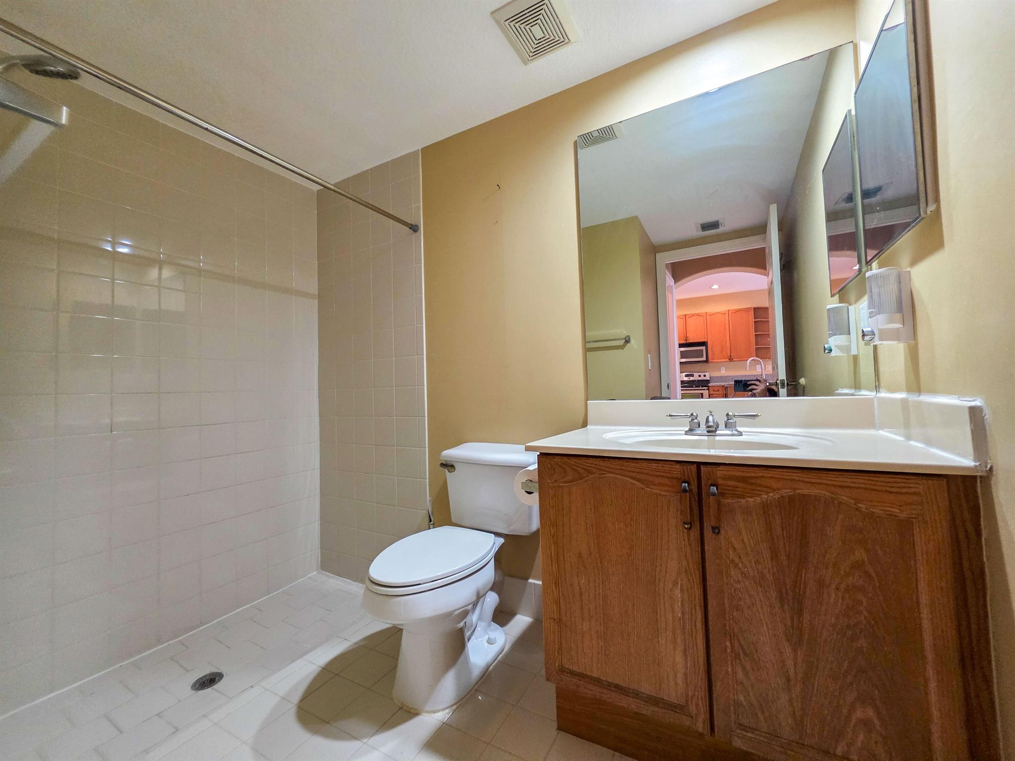 BRIGER PARS G, H AND J - Residential Lease