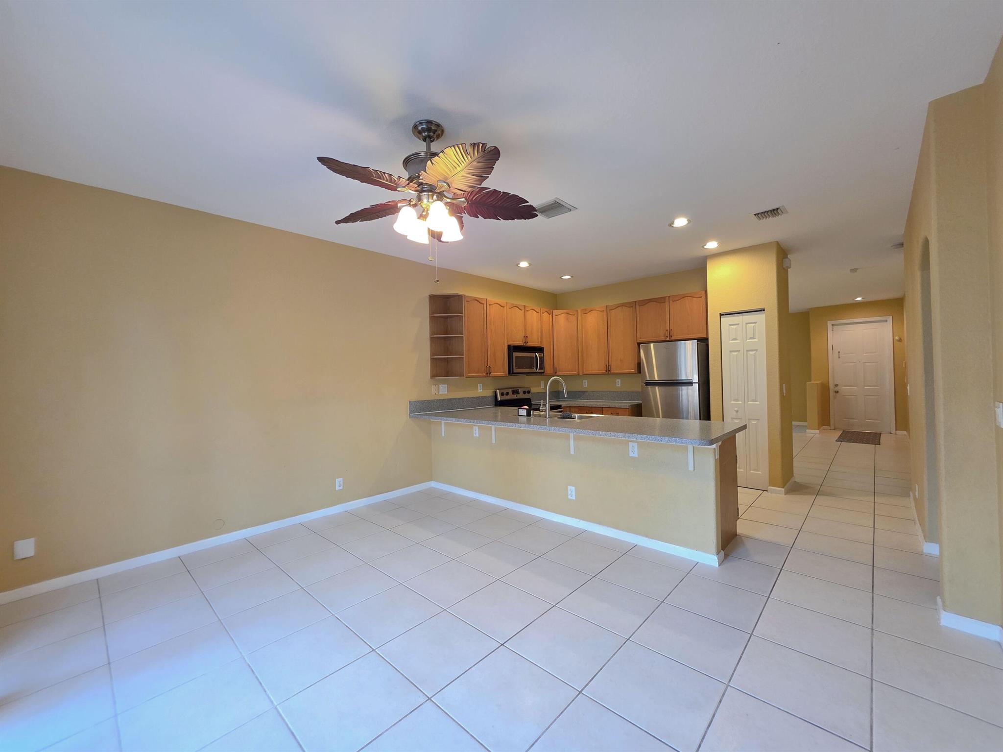 BRIGER PARS G, H AND J - Residential Lease