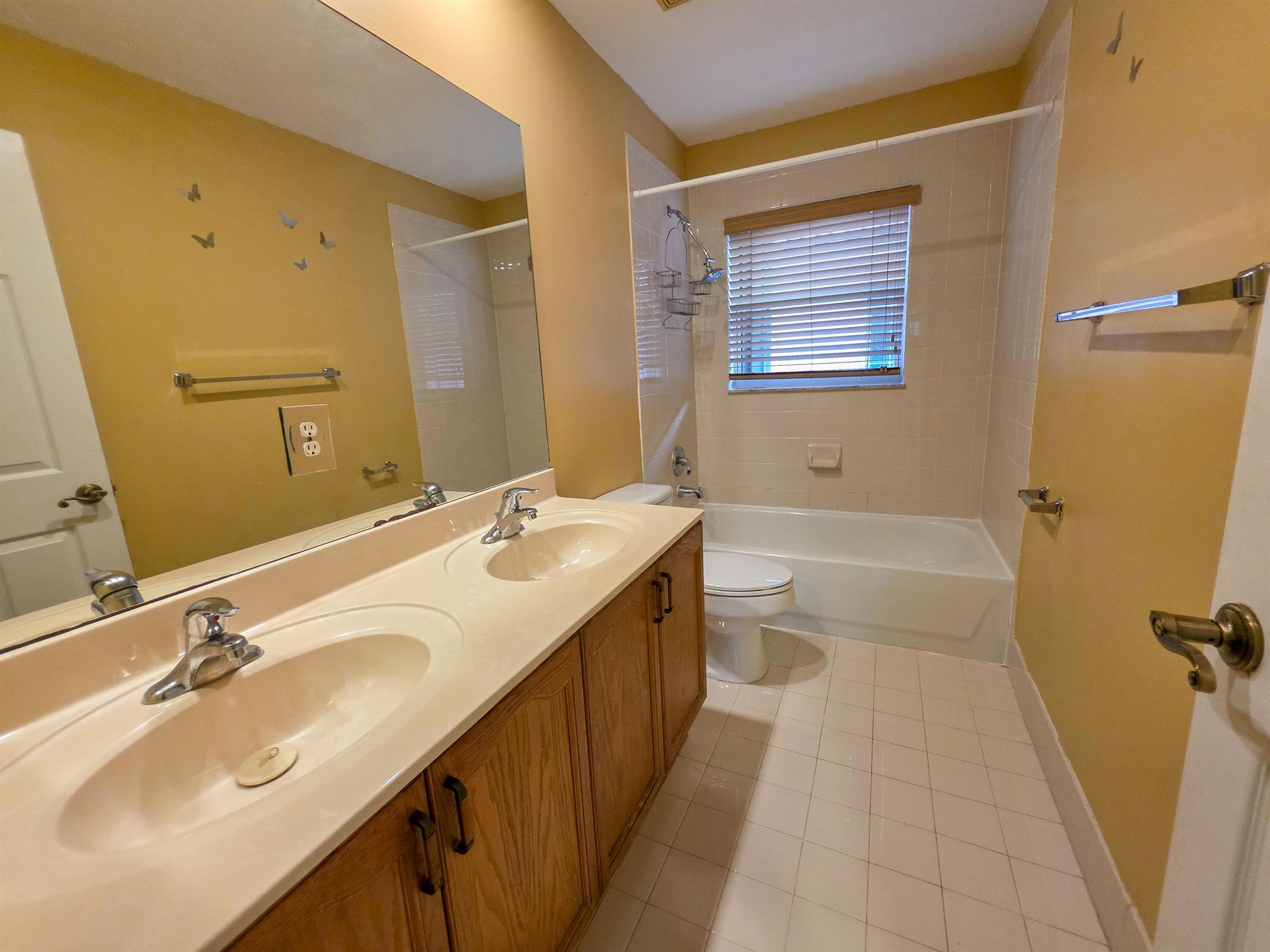 BRIGER PARS G, H AND J - Residential Lease