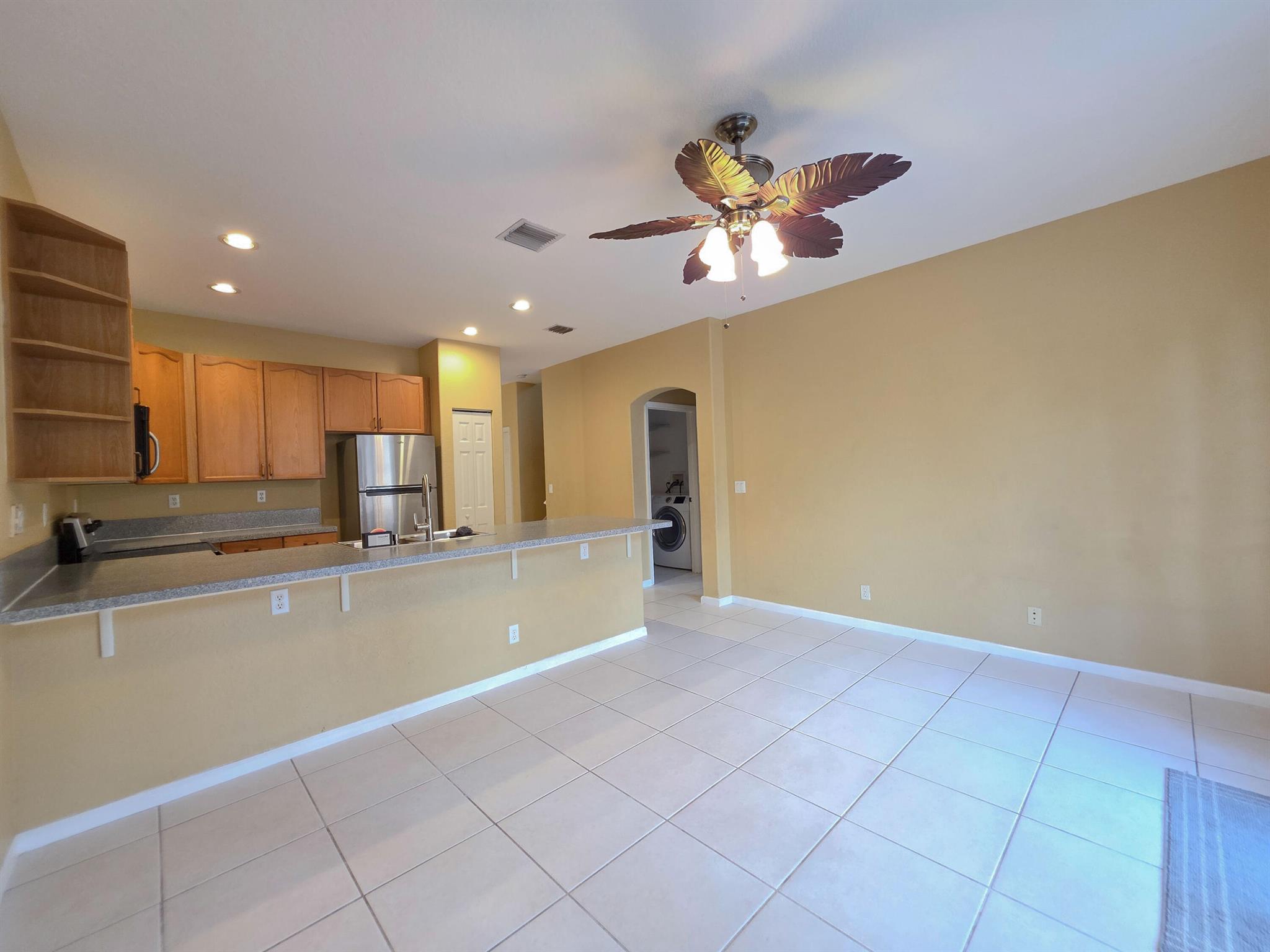 BRIGER PARS G, H AND J - Residential Lease