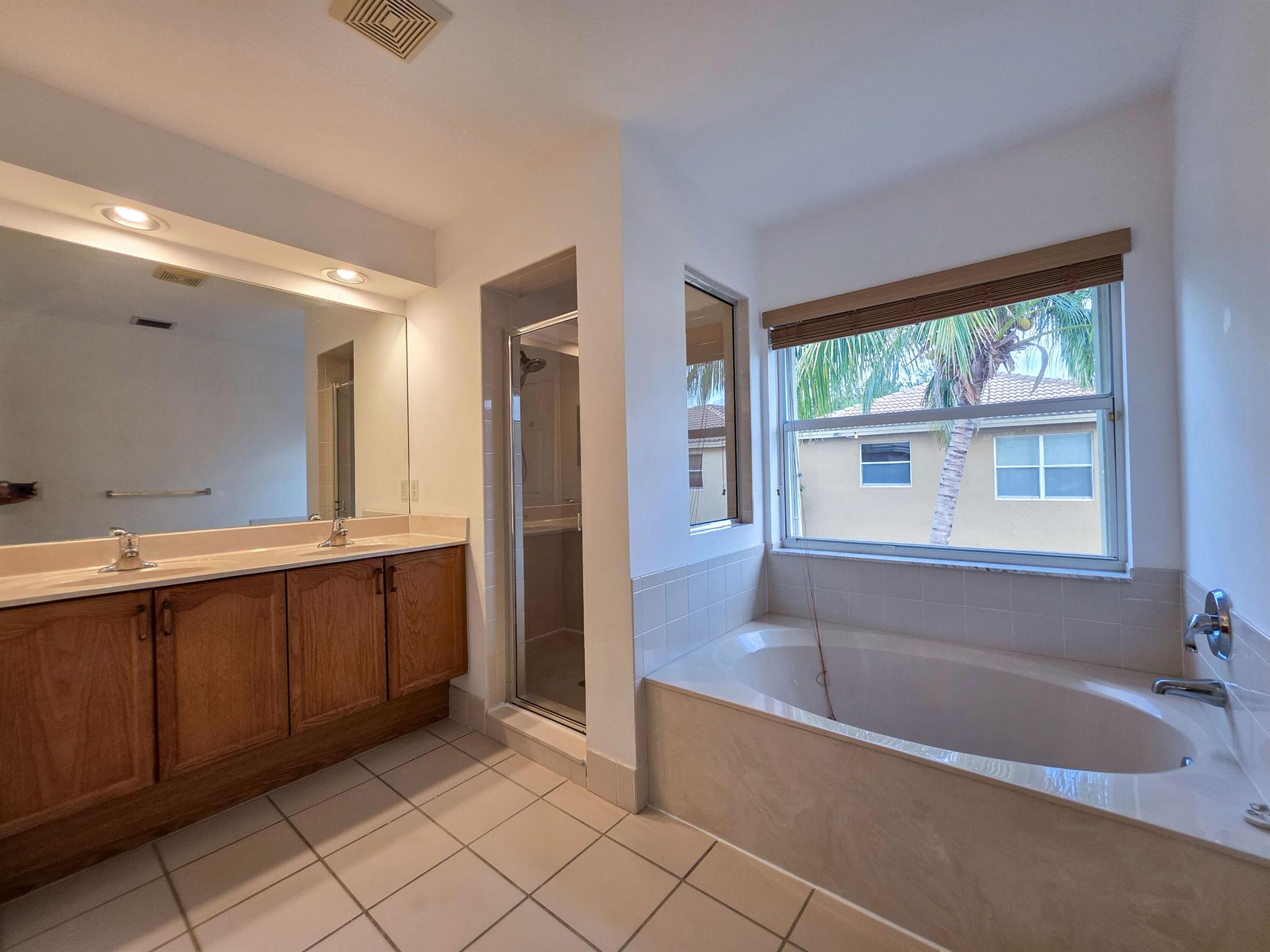 BRIGER PARS G, H AND J - Residential Lease