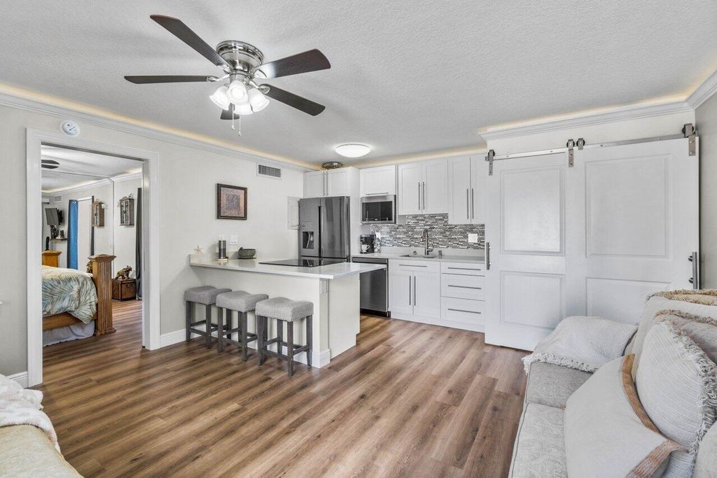 Photo of 647 Executive Center Drive #S101, West Palm Beach, FL 33401 (MLS # R10962901)