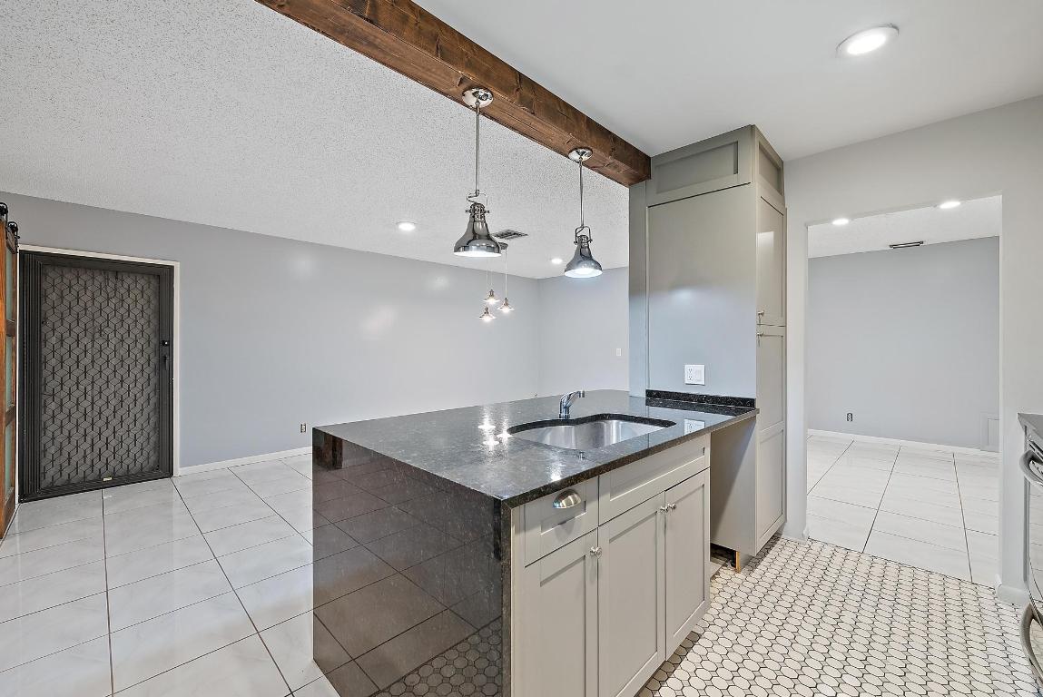 HIGH POINT OF DELRAY WEST CONDO SEC 3 - Residential