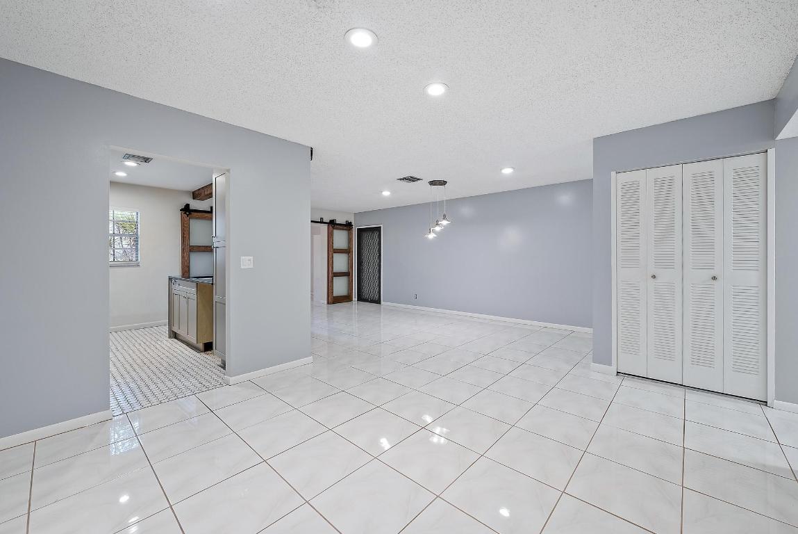 HIGH POINT OF DELRAY WEST CONDO SEC 3 - Residential