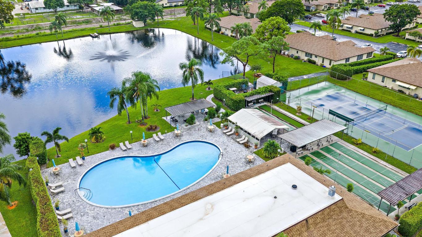 HIGH POINT OF DELRAY WEST CONDO SEC 3 - Residential