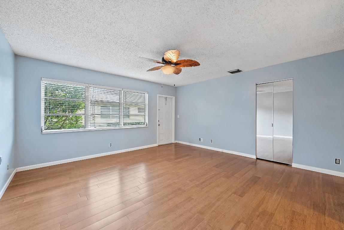 HIGH POINT OF DELRAY WEST CONDO SEC 3 - Residential