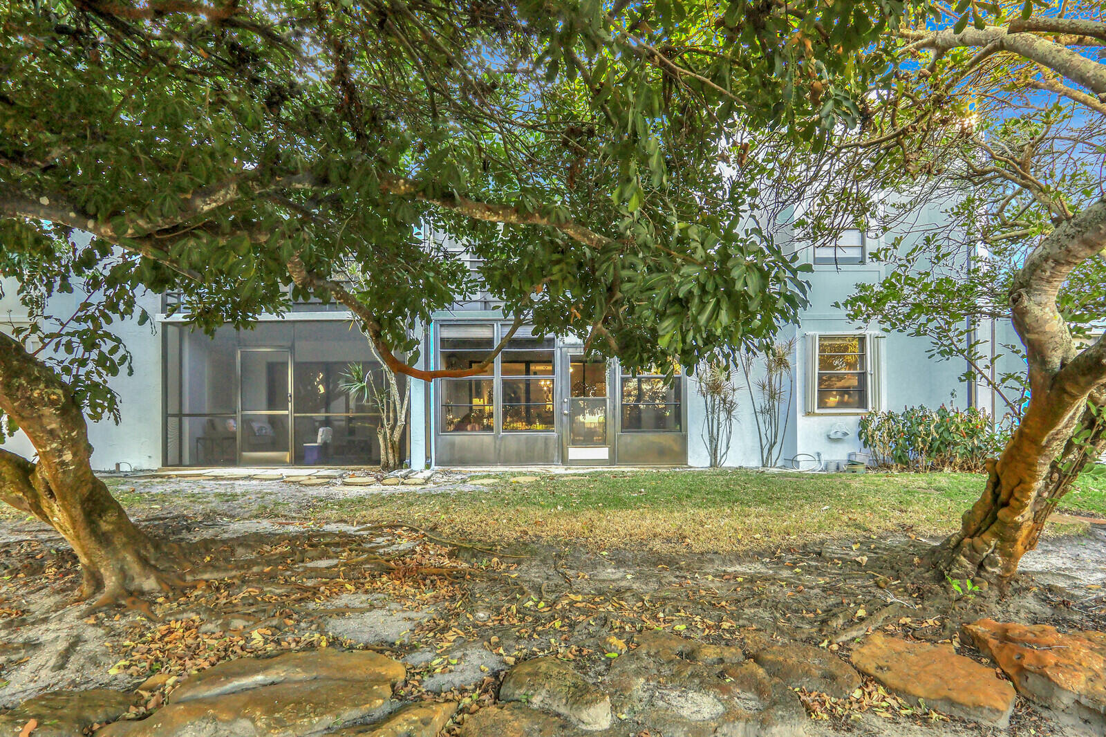 PARK SQUARE CONDO (AKA COUNTRY MEADOWS CONDO) - Residential