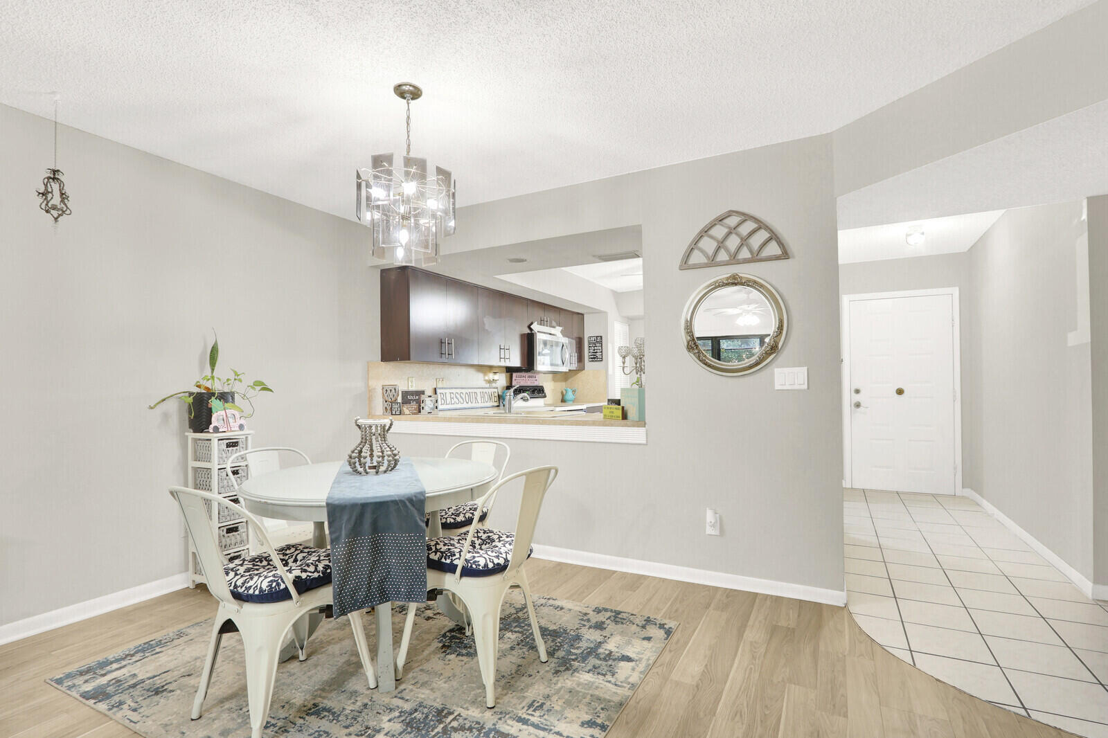 PARK SQUARE CONDO (AKA COUNTRY MEADOWS CONDO) - Residential