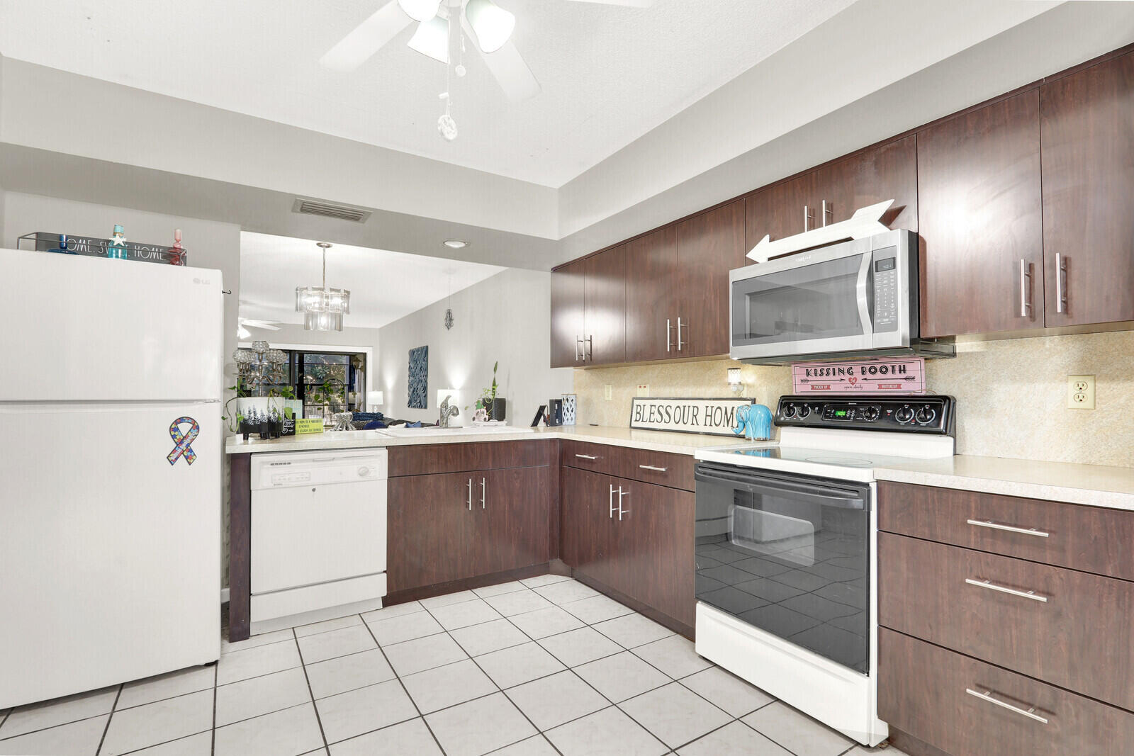 PARK SQUARE CONDO (AKA COUNTRY MEADOWS CONDO) - Residential