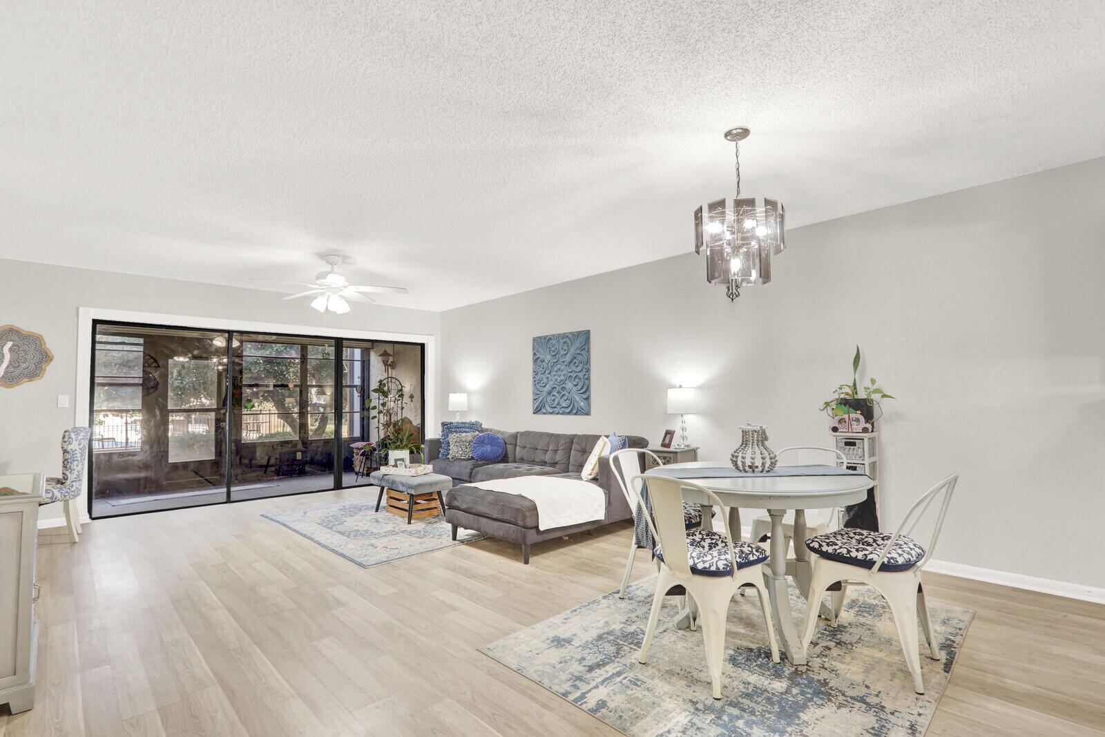 PARK SQUARE CONDO (AKA COUNTRY MEADOWS CONDO) - Residential