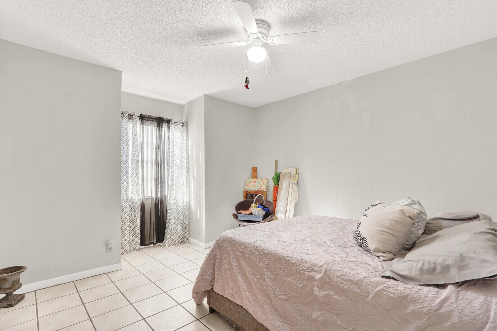 PARK SQUARE CONDO (AKA COUNTRY MEADOWS CONDO) - Residential