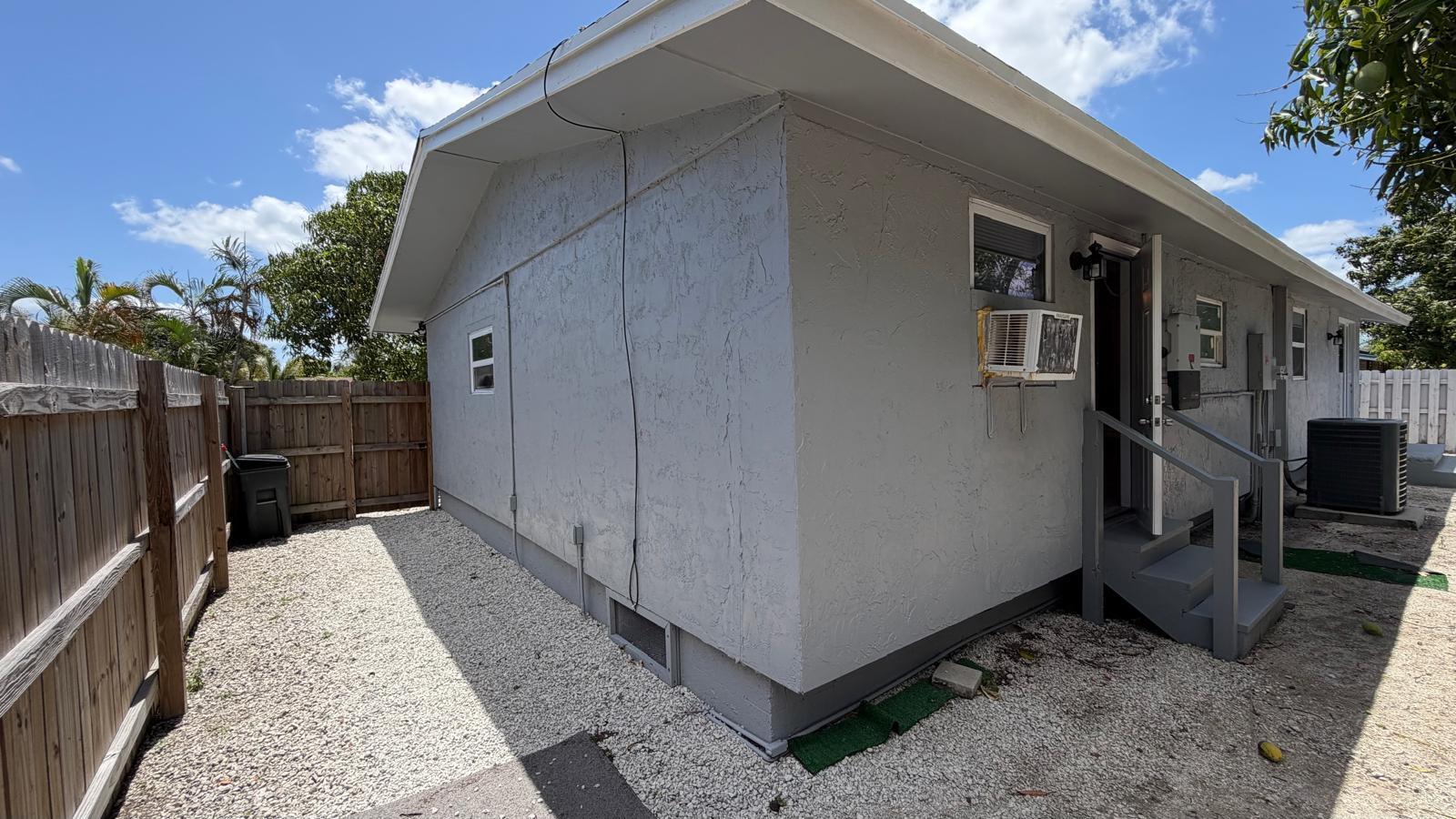 SEMINOLE MANOR 2 - Residential