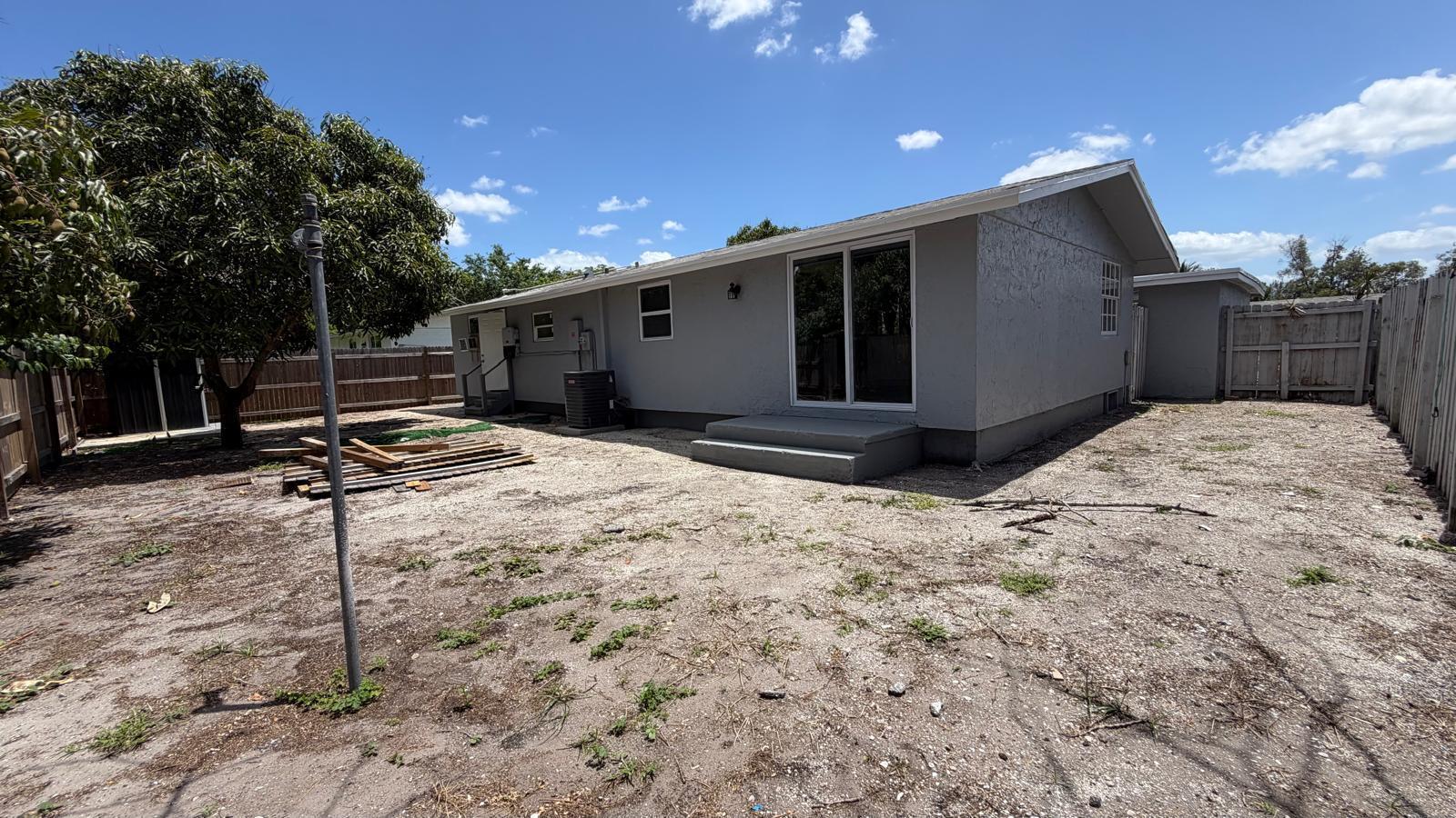 SEMINOLE MANOR 2 - Residential