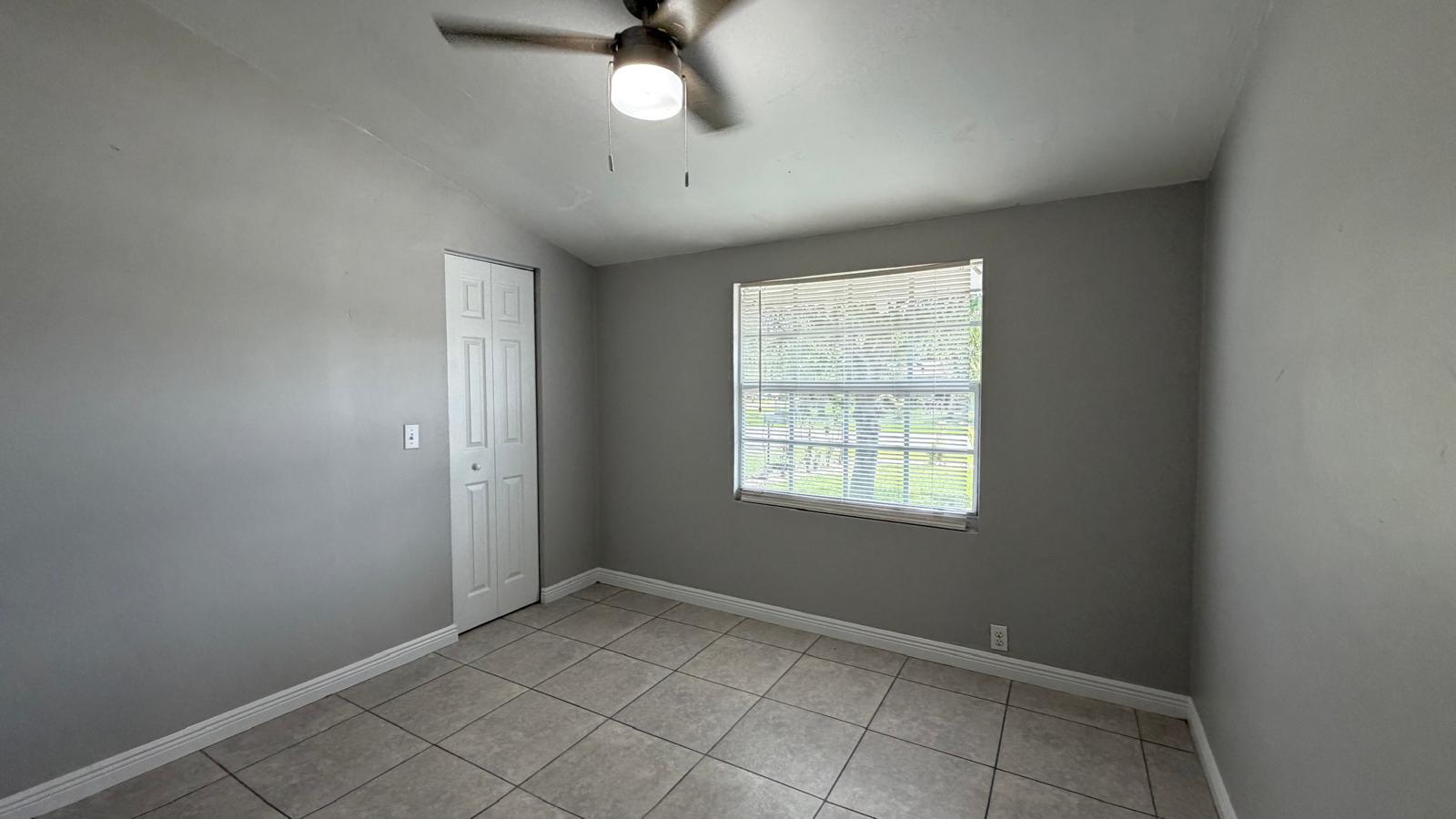 SEMINOLE MANOR 2 - Residential