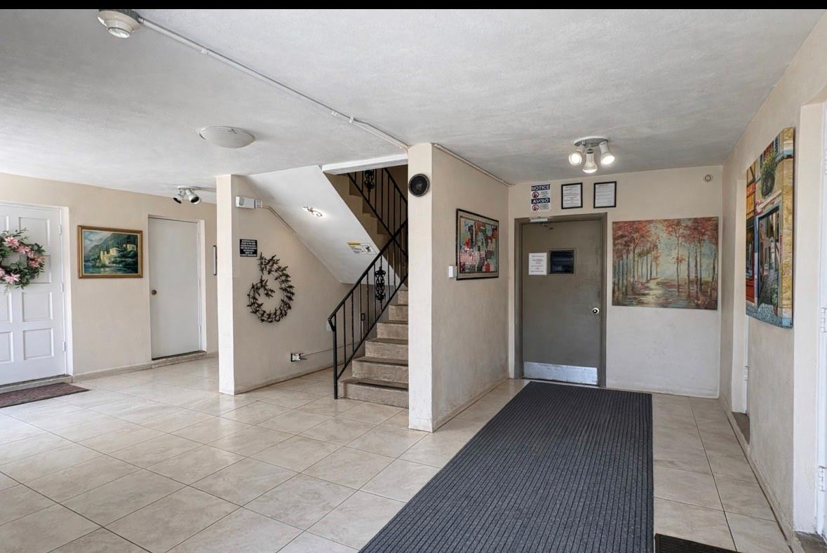 Plunkett Condo Apts Inc C - Residential Lease