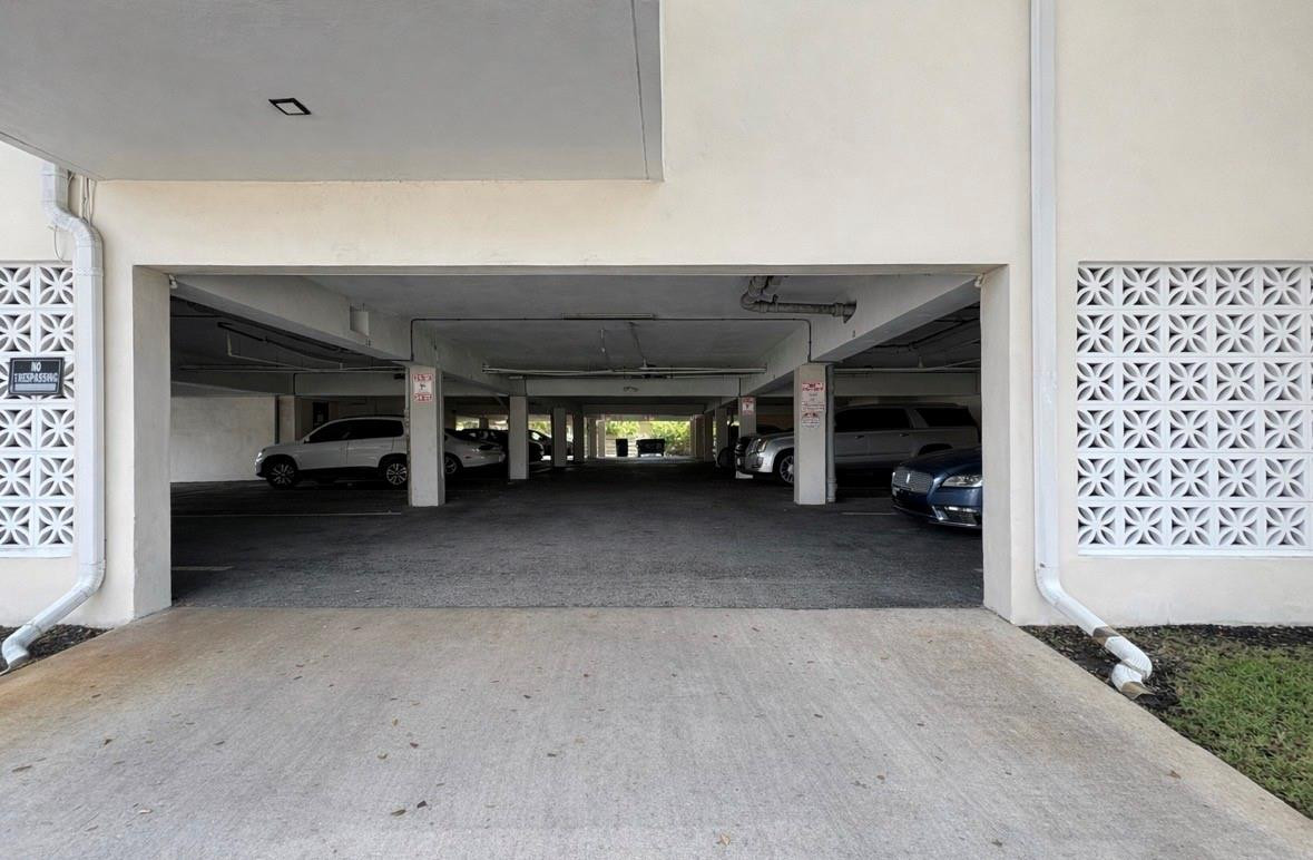 Plunkett Condo Apts Inc C - Residential Lease