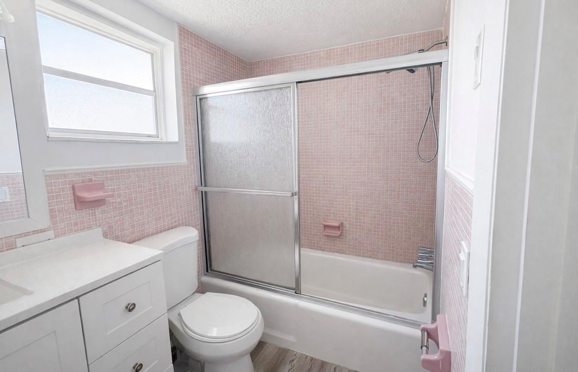 Plunkett Condo Apts Inc C - Residential Lease