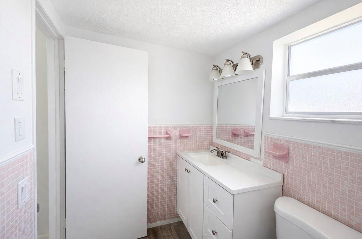 Plunkett Condo Apts Inc C - Residential Lease