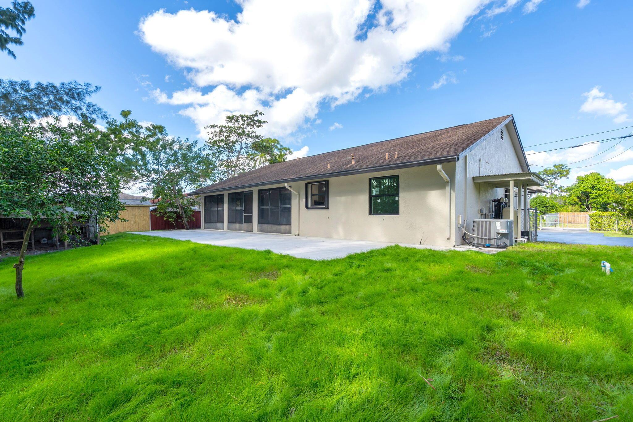 LOXAHATCHEE GROVES IN - Residential