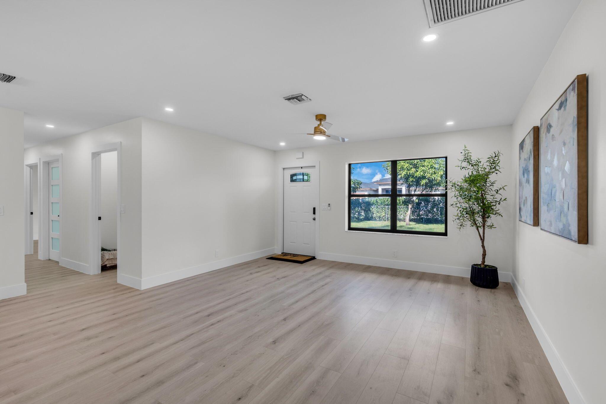 LOXAHATCHEE GROVES IN - Residential