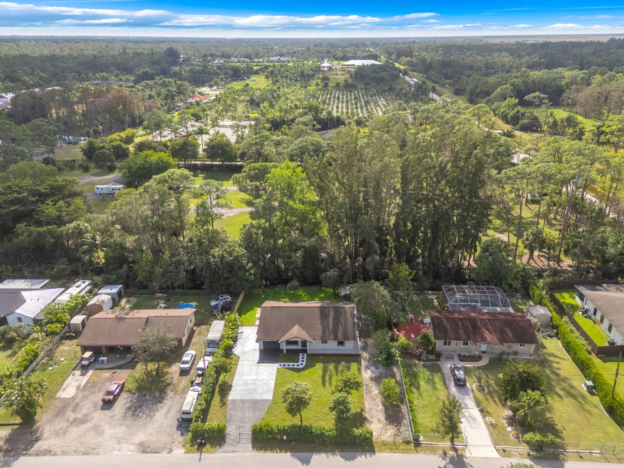 LOXAHATCHEE GROVES IN - Residential