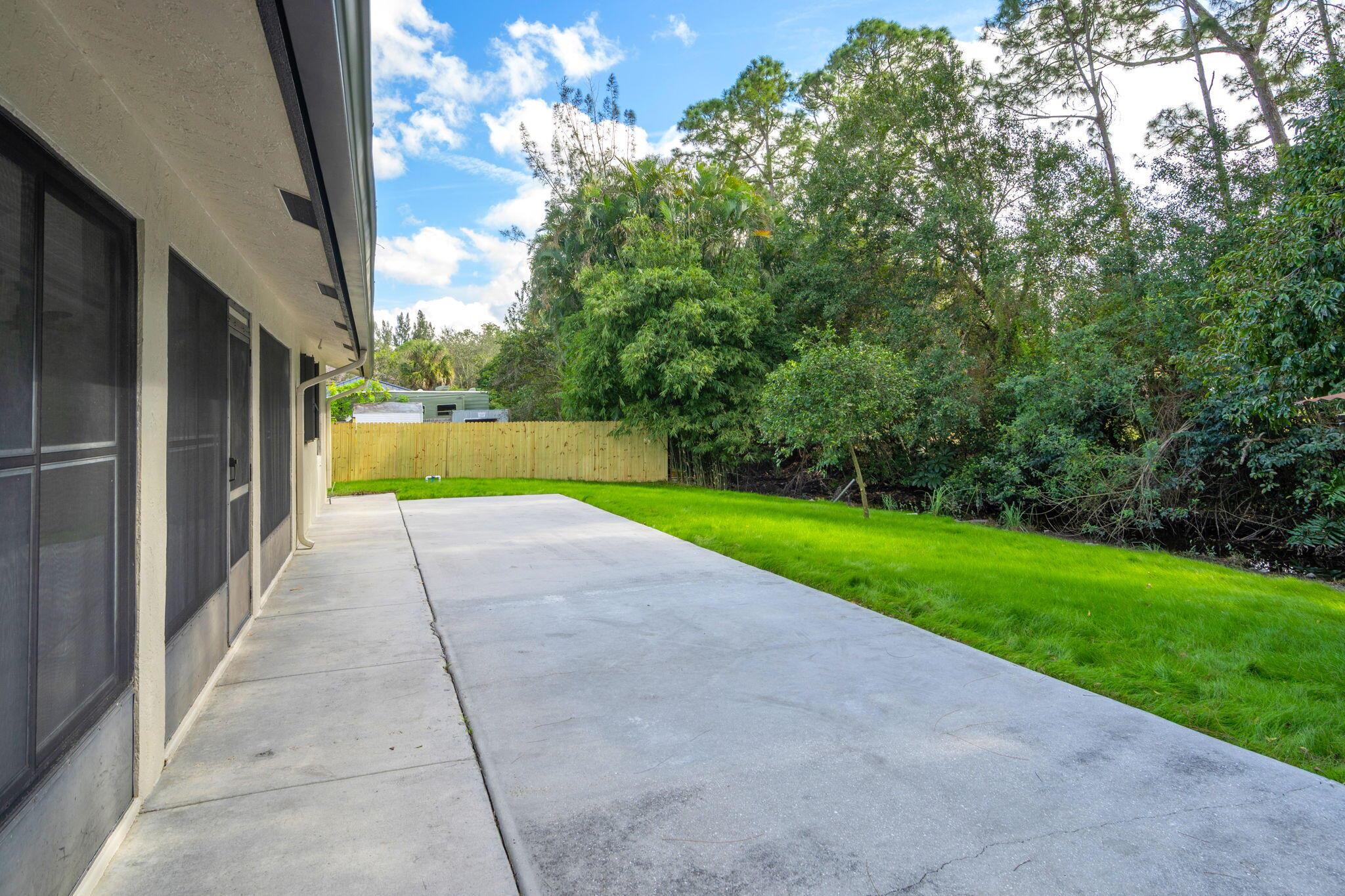 LOXAHATCHEE GROVES IN - Residential