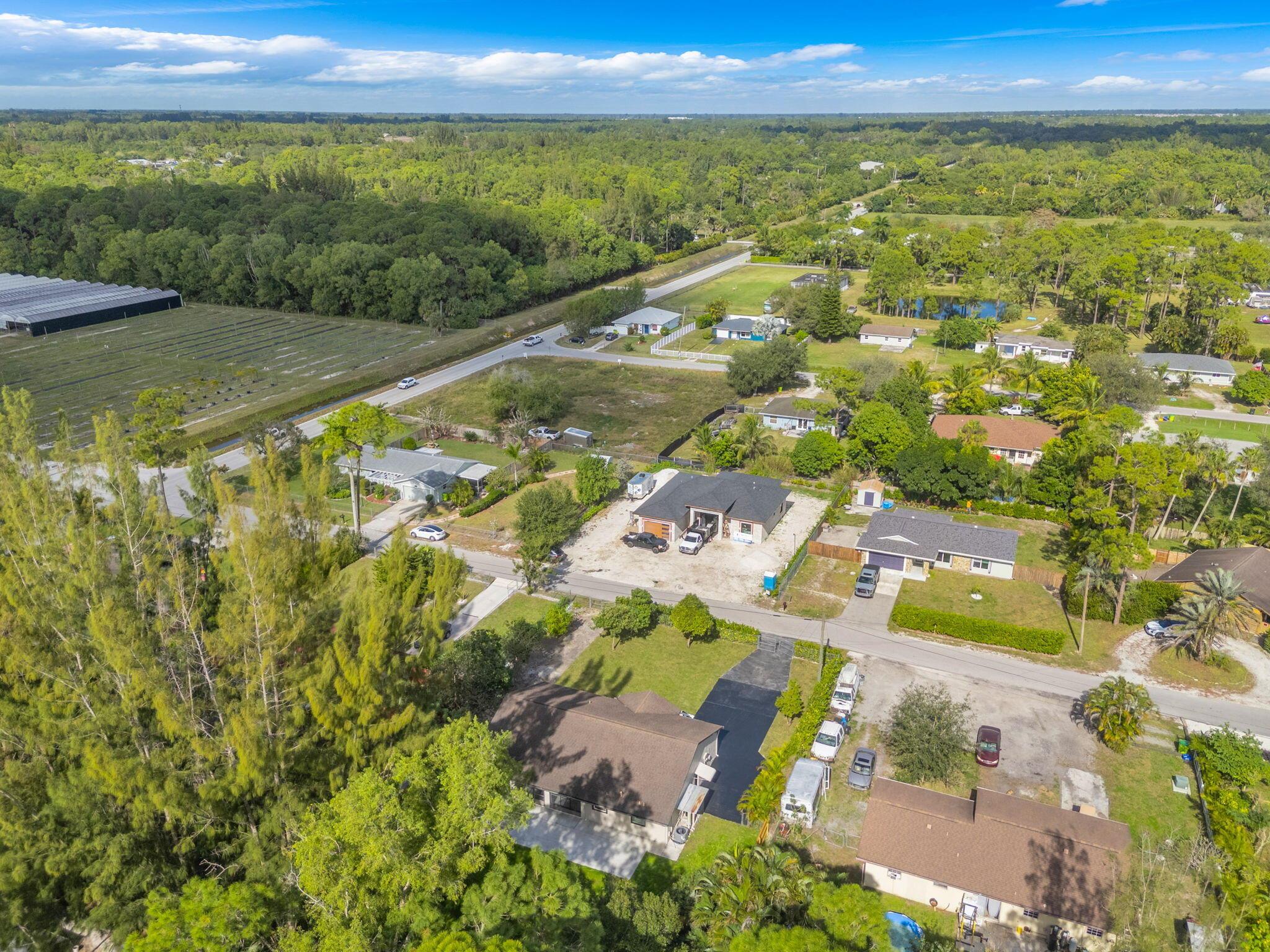 LOXAHATCHEE GROVES IN - Residential