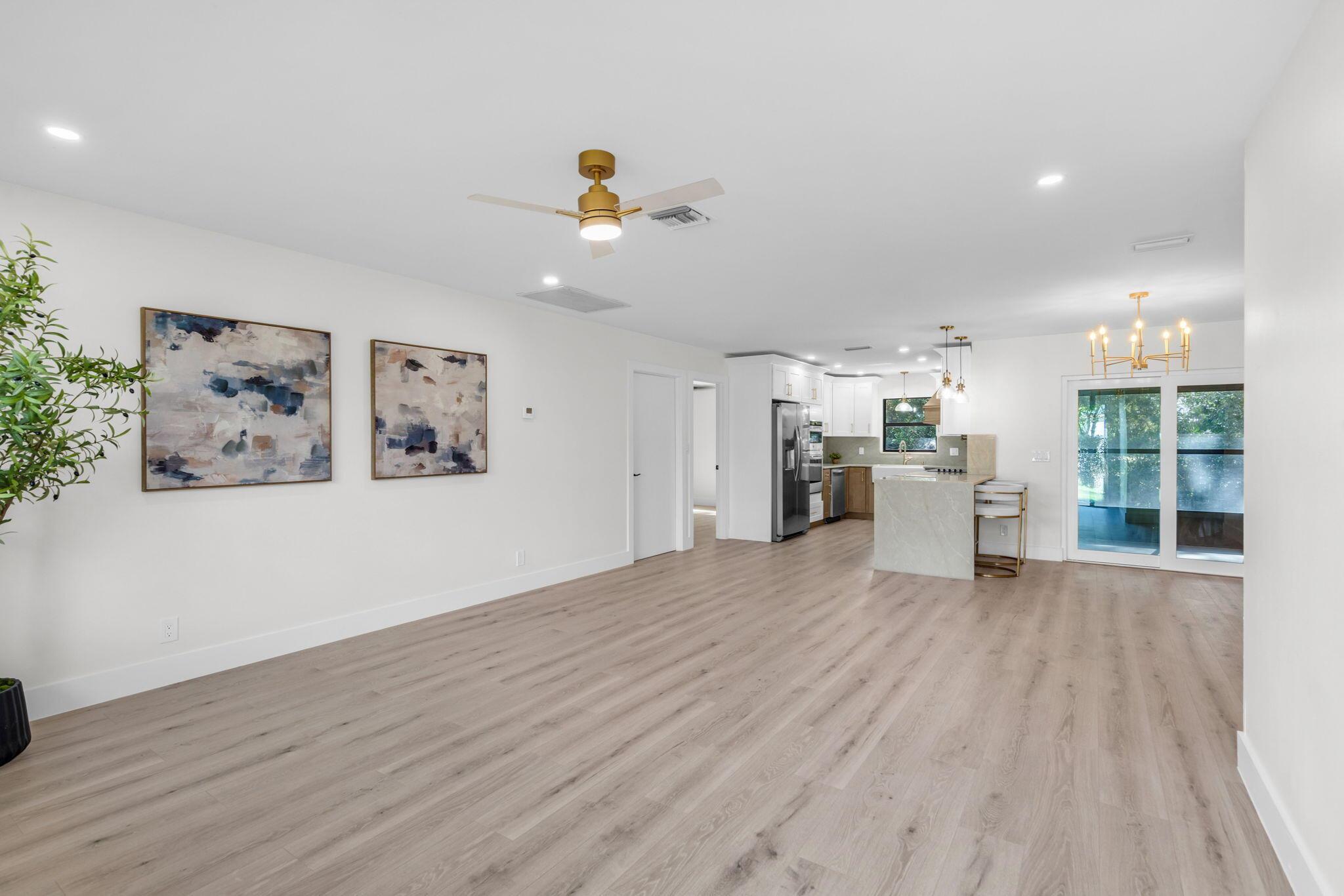 15438 Los Angeles Drive