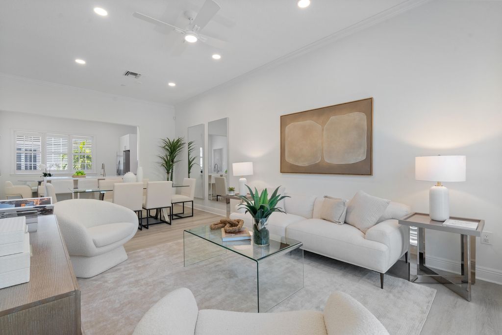 Photo of 504 SE 7th Street, Fort Lauderdale, FL 33301 (MLS # B26025999)