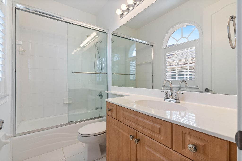 Photo of 504 SE 7th Street, Fort Lauderdale, FL 33301 (MLS # B26025999)