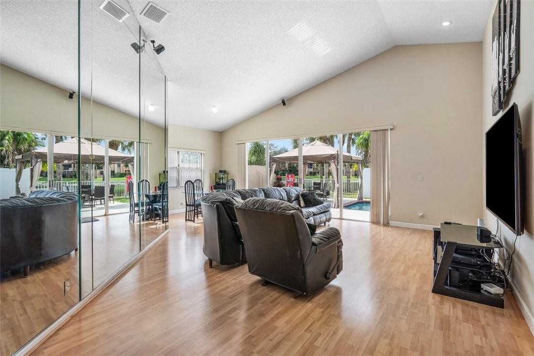 Terramar One 140-30 B - Residential