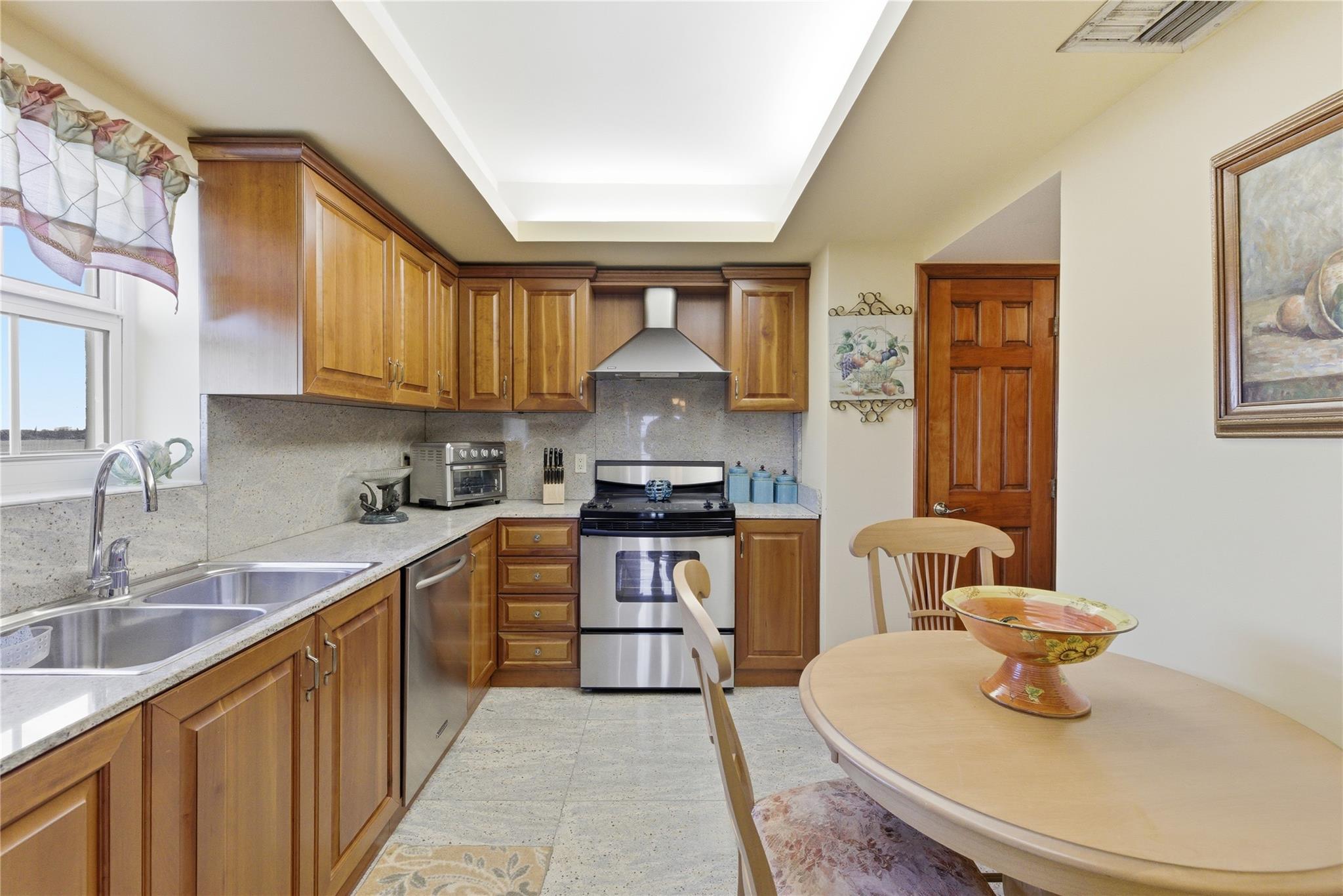 LA BONNE VIE CONDO - Residential