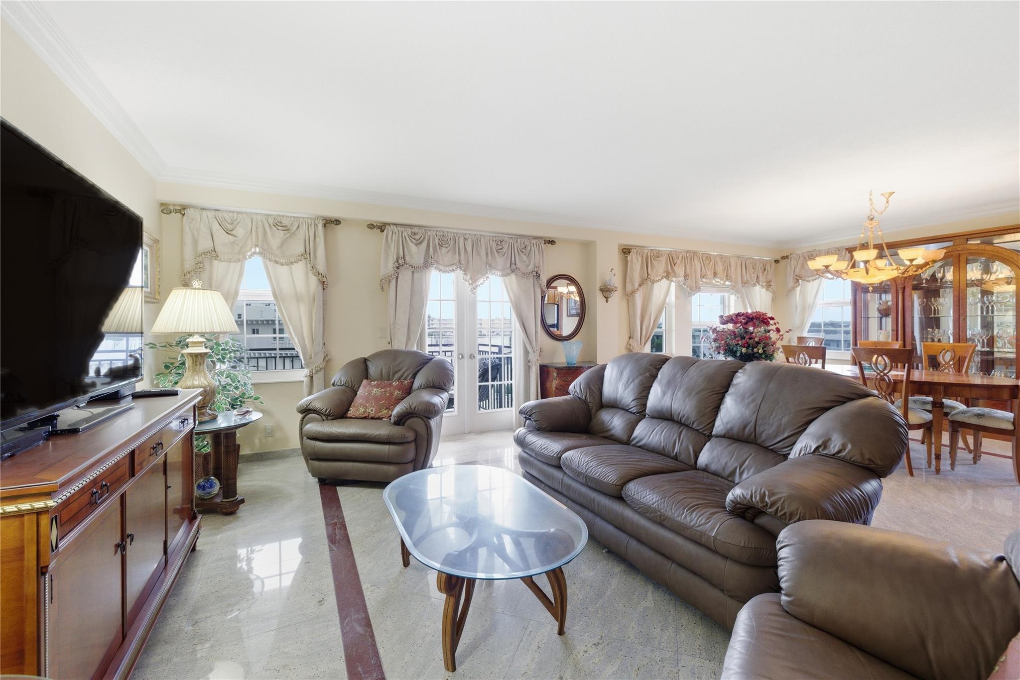 LA BONNE VIE CONDO - Residential