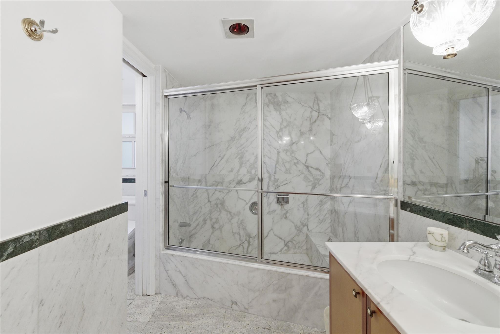 LA BONNE VIE CONDO - Residential