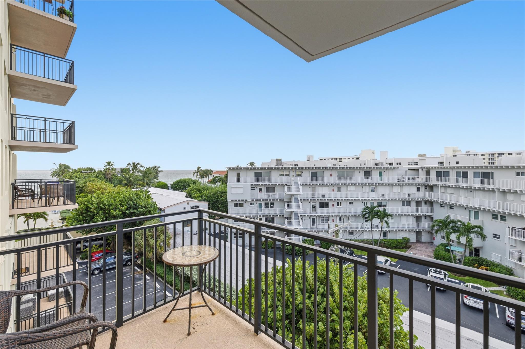 LA BONNE VIE CONDO - Residential