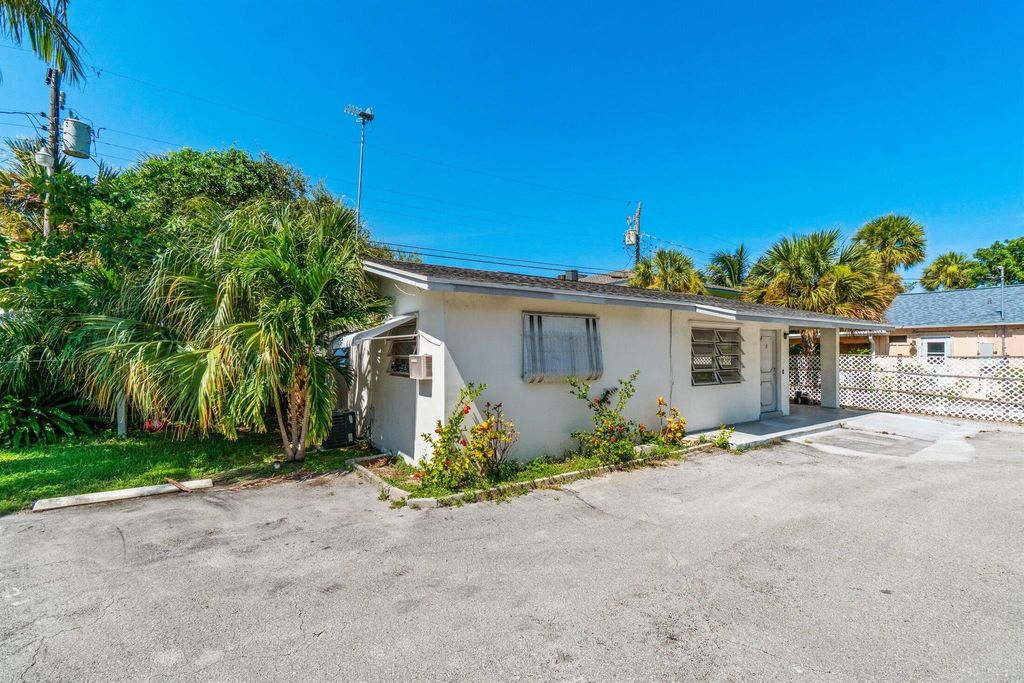 Photo of 211 Sunrise Avenue #5, Lantana, FL 33460 (MLS # R11112731)