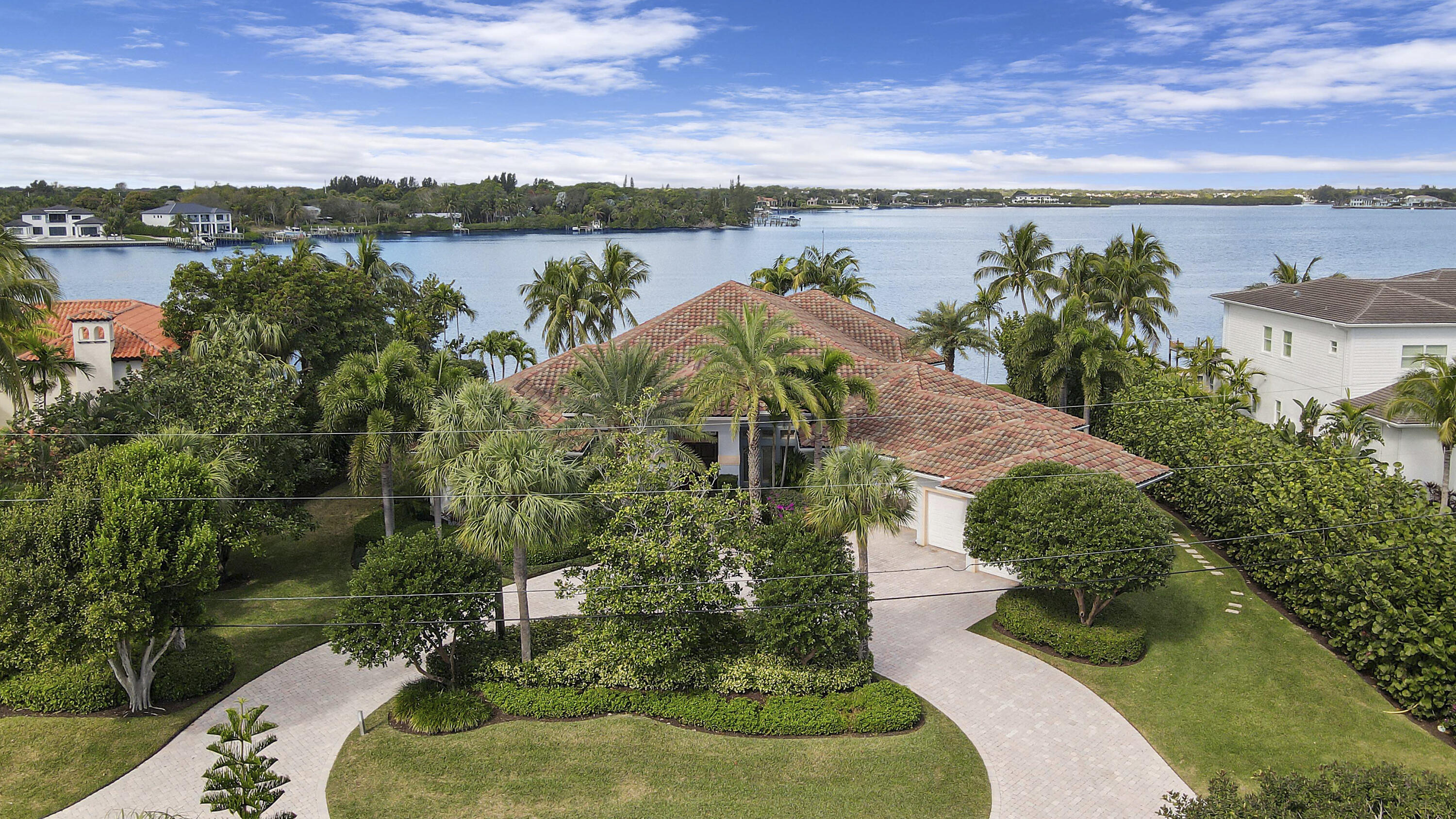TEQUESTA COUNTRY CLUB - Residential
