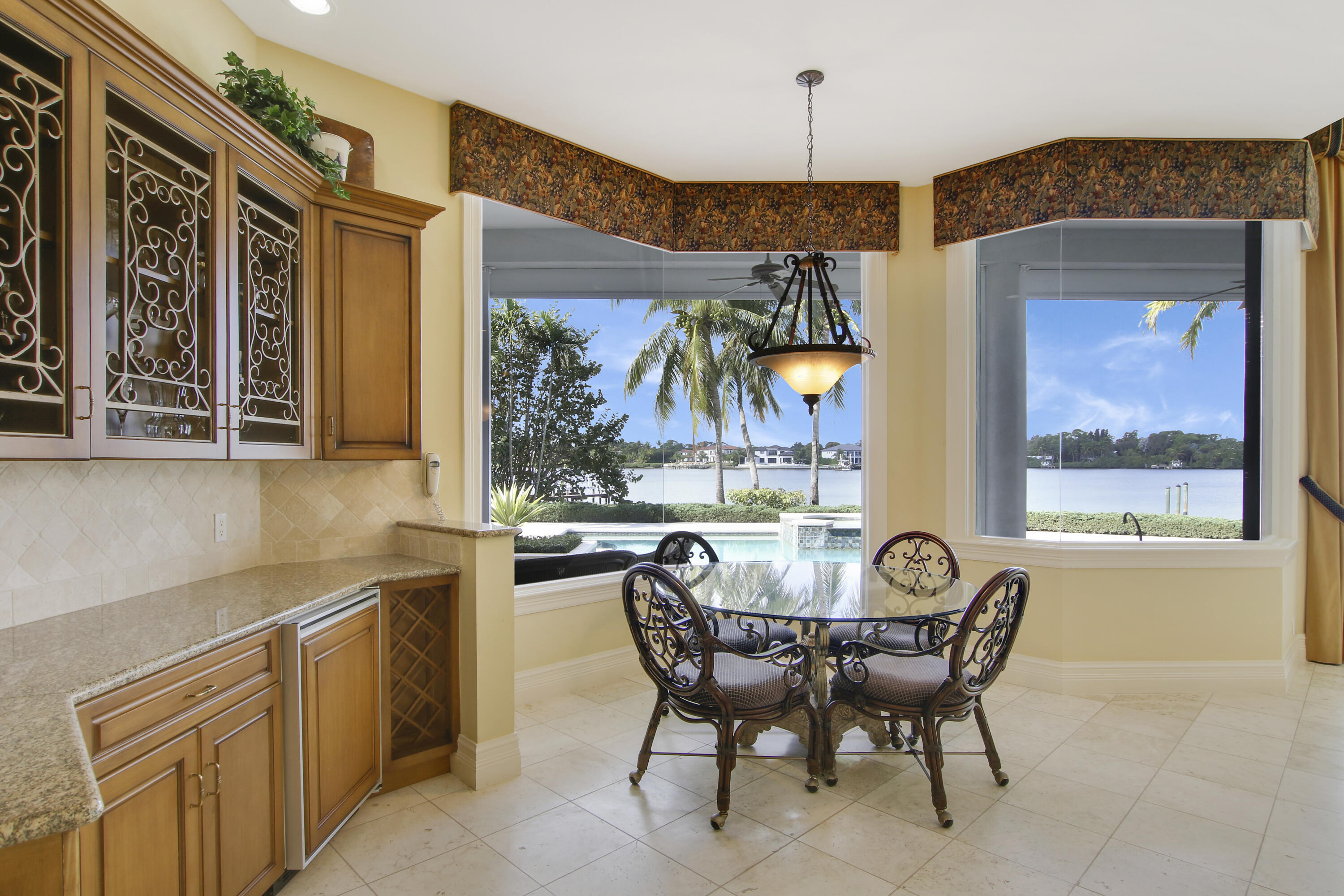 TEQUESTA COUNTRY CLUB - Residential