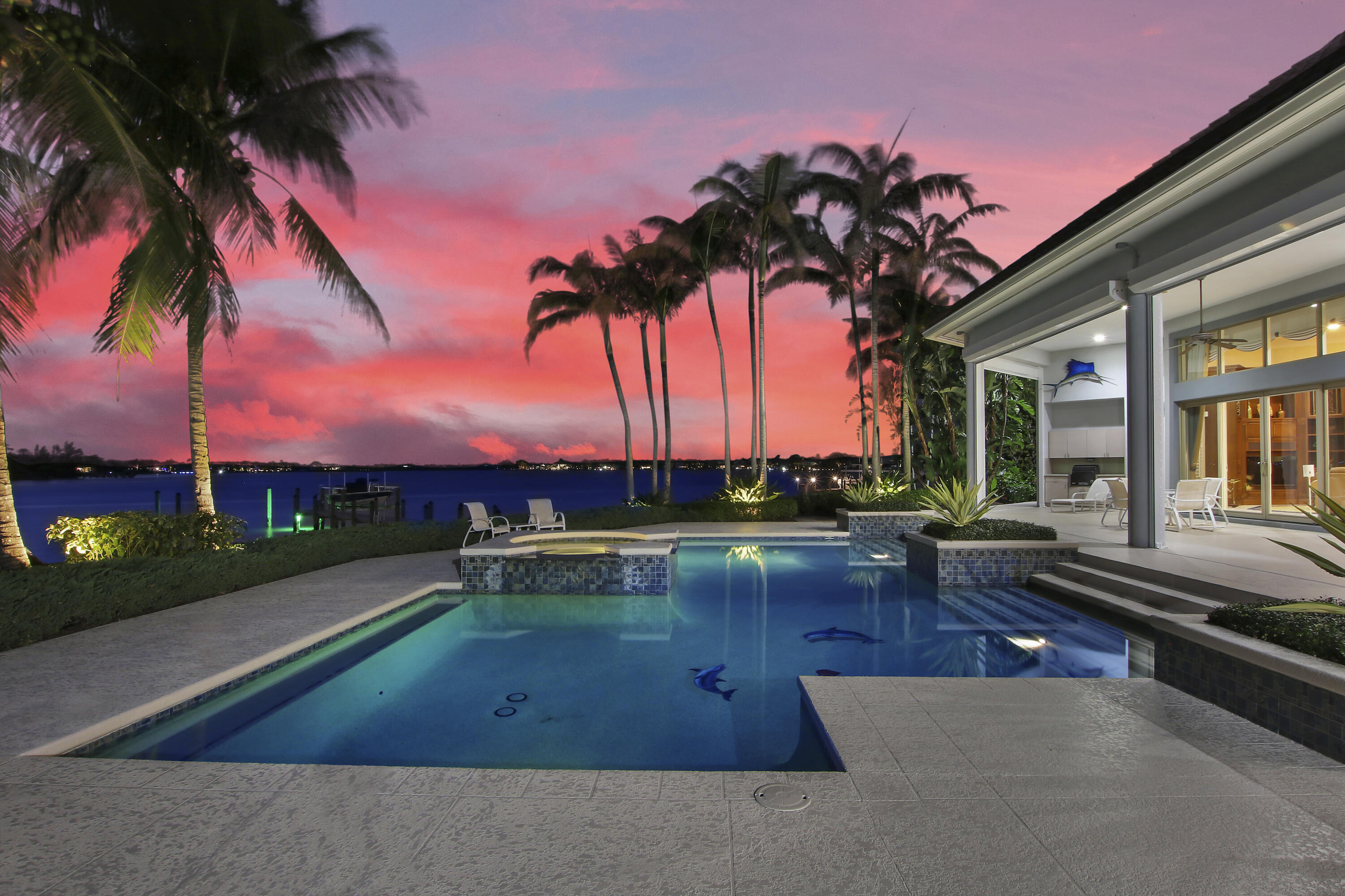 TEQUESTA COUNTRY CLUB - Residential