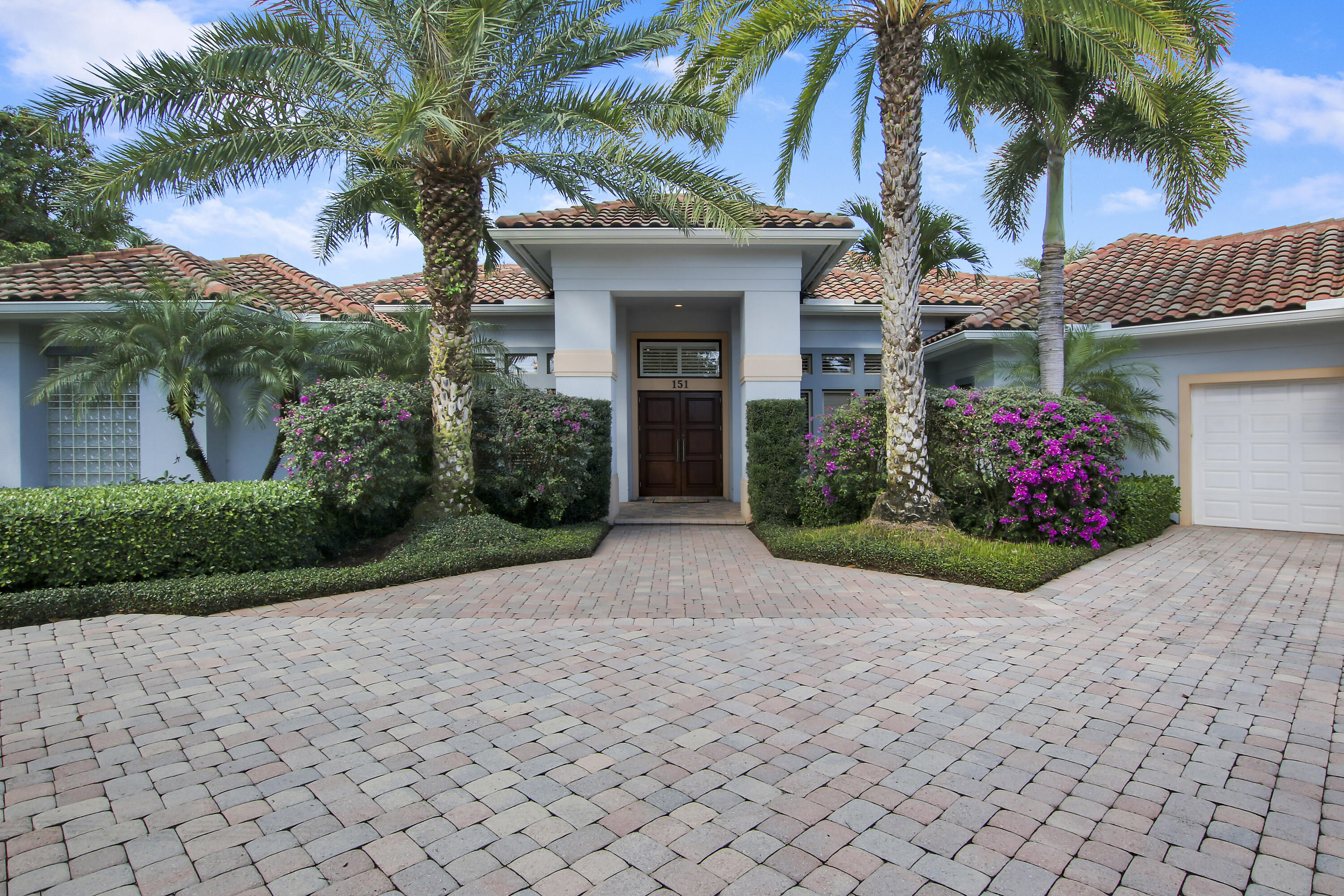 TEQUESTA COUNTRY CLUB - Residential