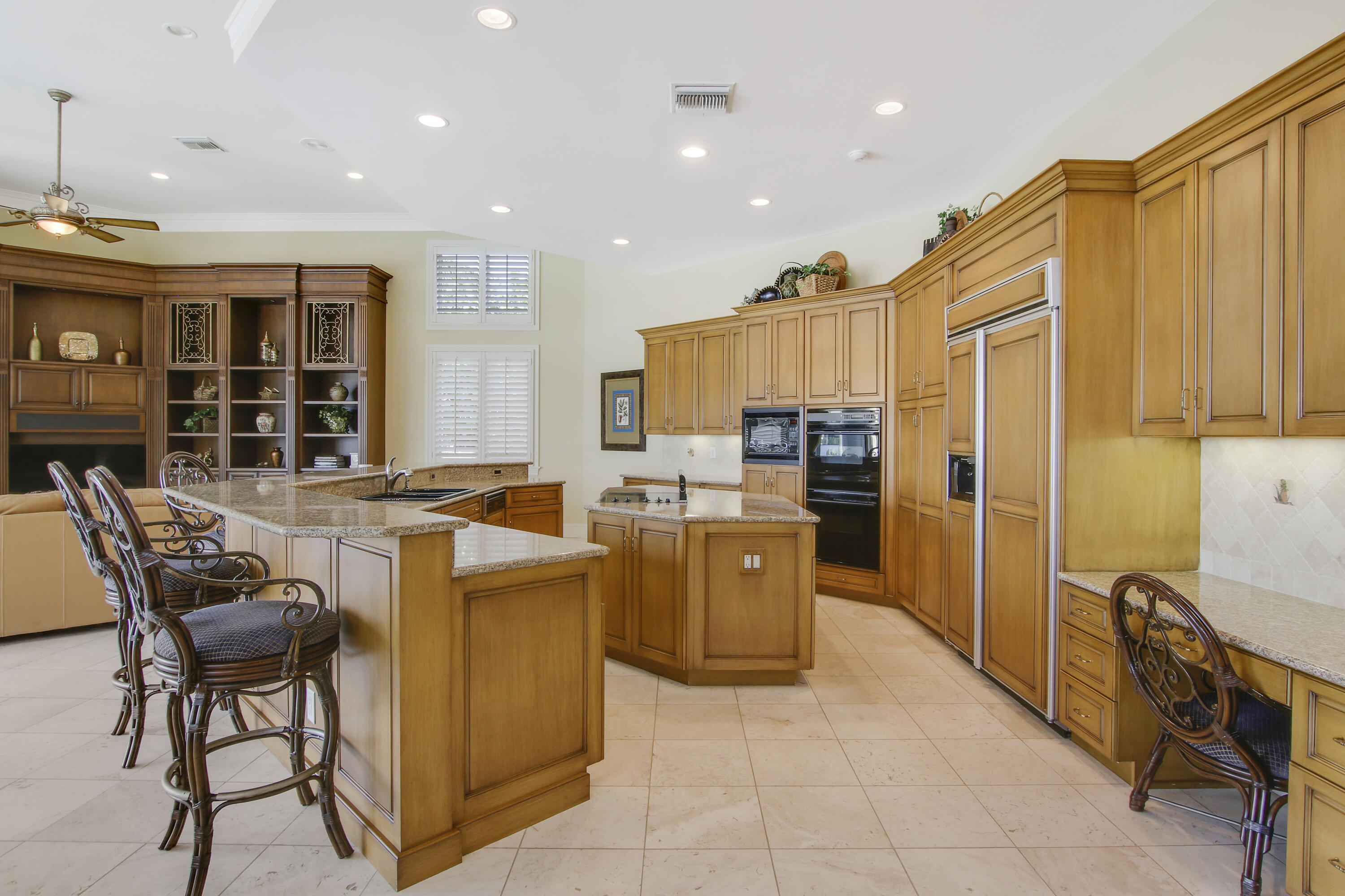 TEQUESTA COUNTRY CLUB - Residential