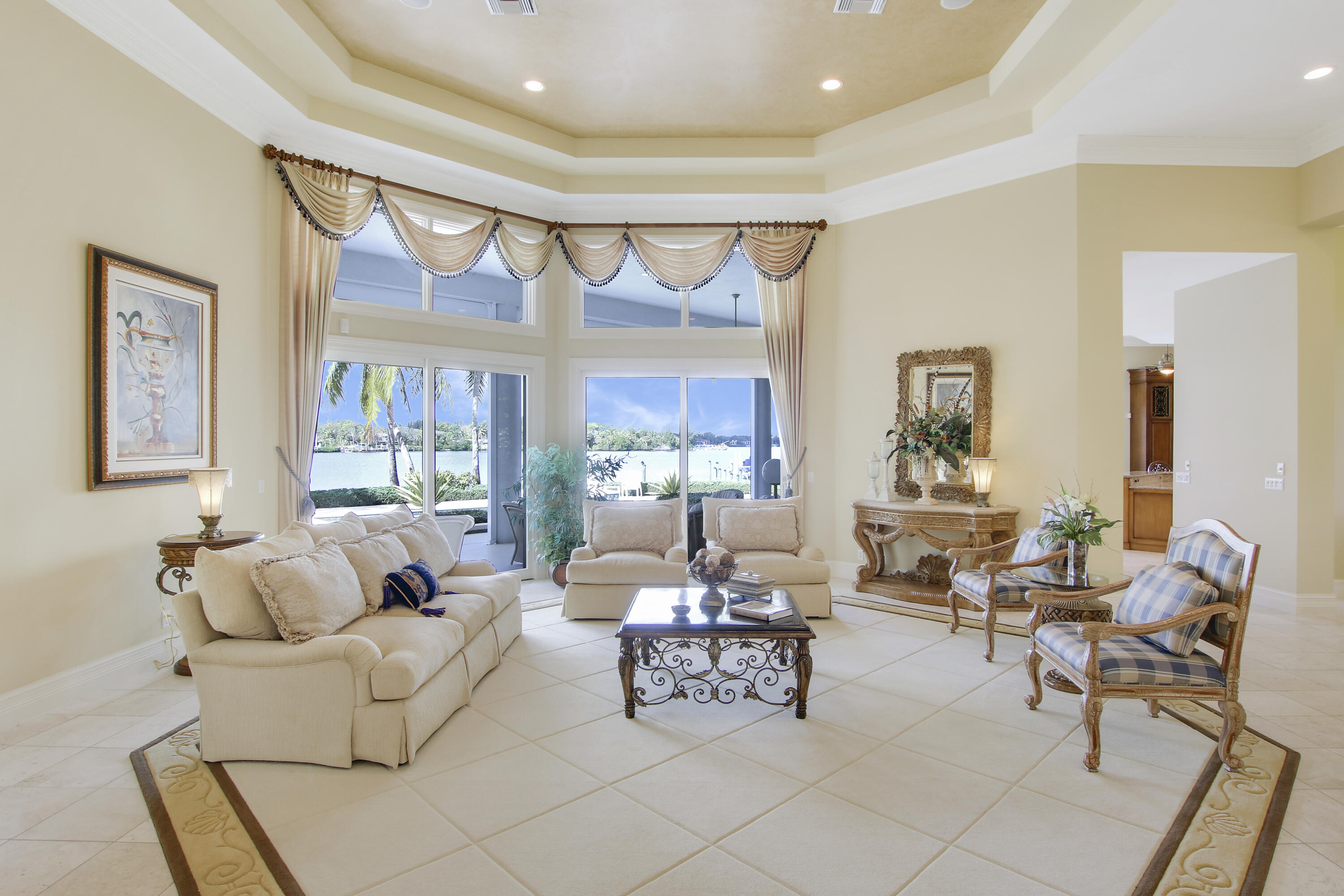 TEQUESTA COUNTRY CLUB - Residential