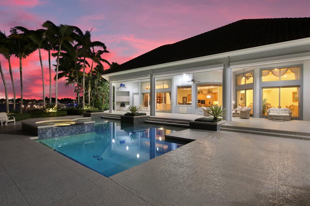 TEQUESTA COUNTRY CLUB - Residential