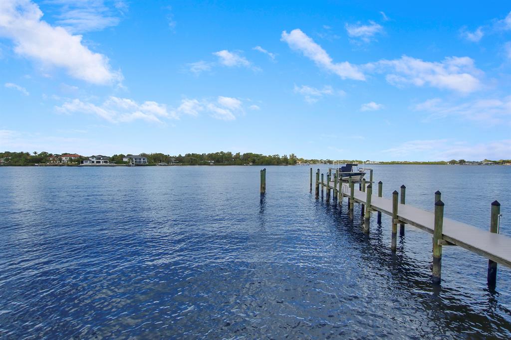 TEQUESTA COUNTRY CLUB - Residential