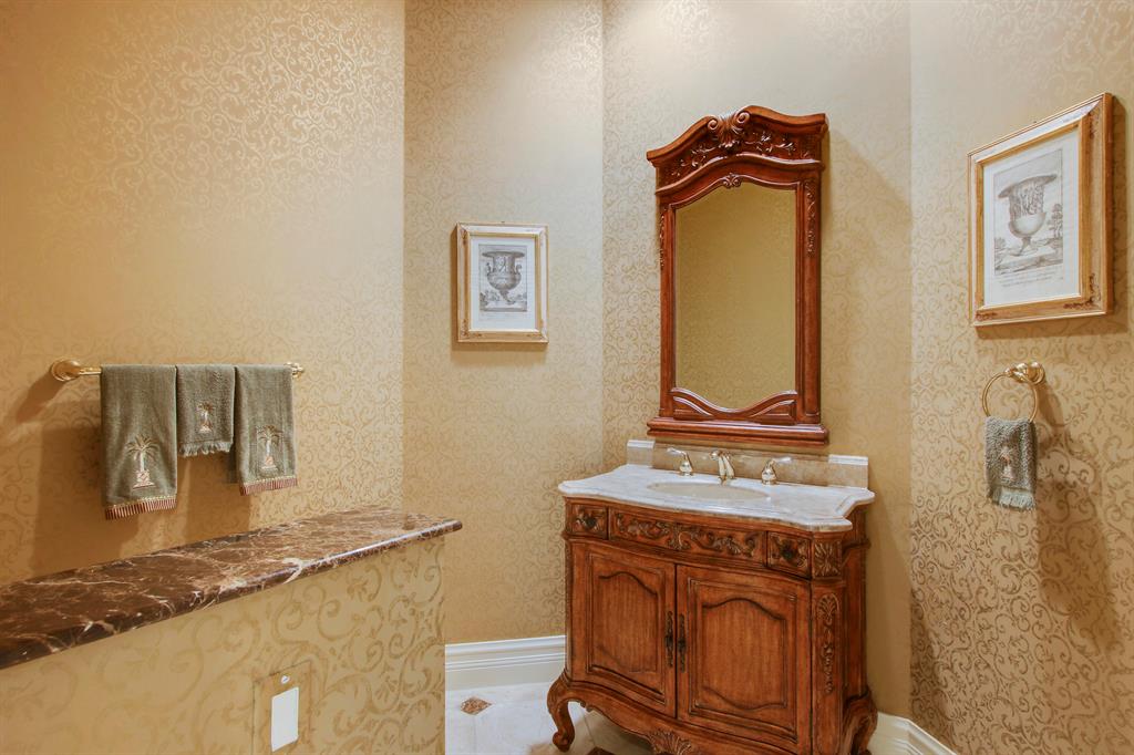 TEQUESTA COUNTRY CLUB - Residential