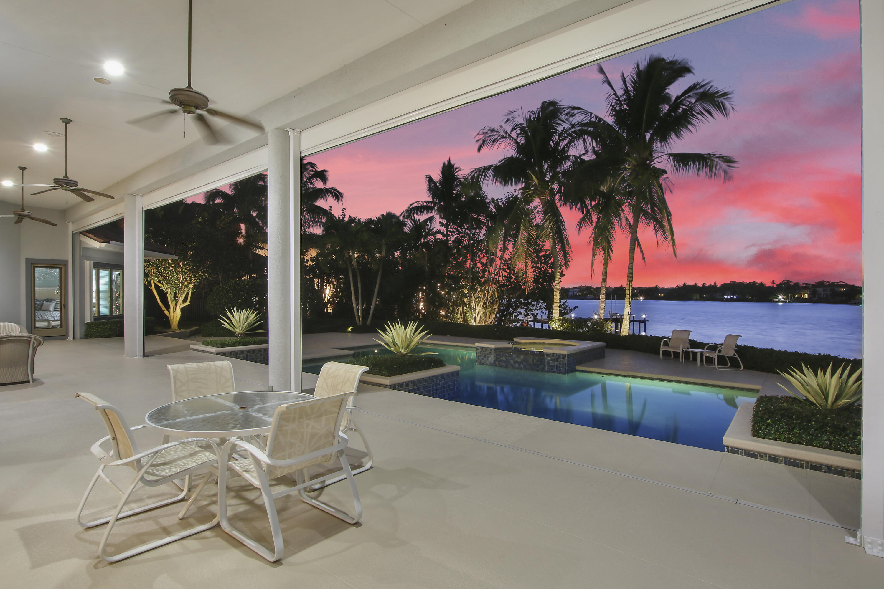 TEQUESTA COUNTRY CLUB - Residential
