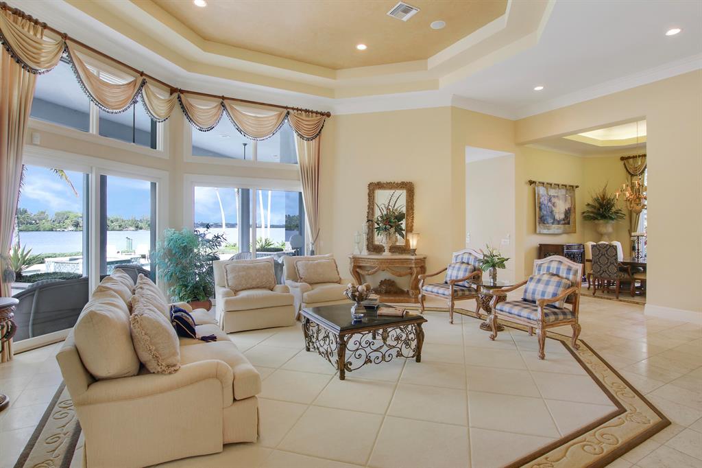 TEQUESTA COUNTRY CLUB - Residential