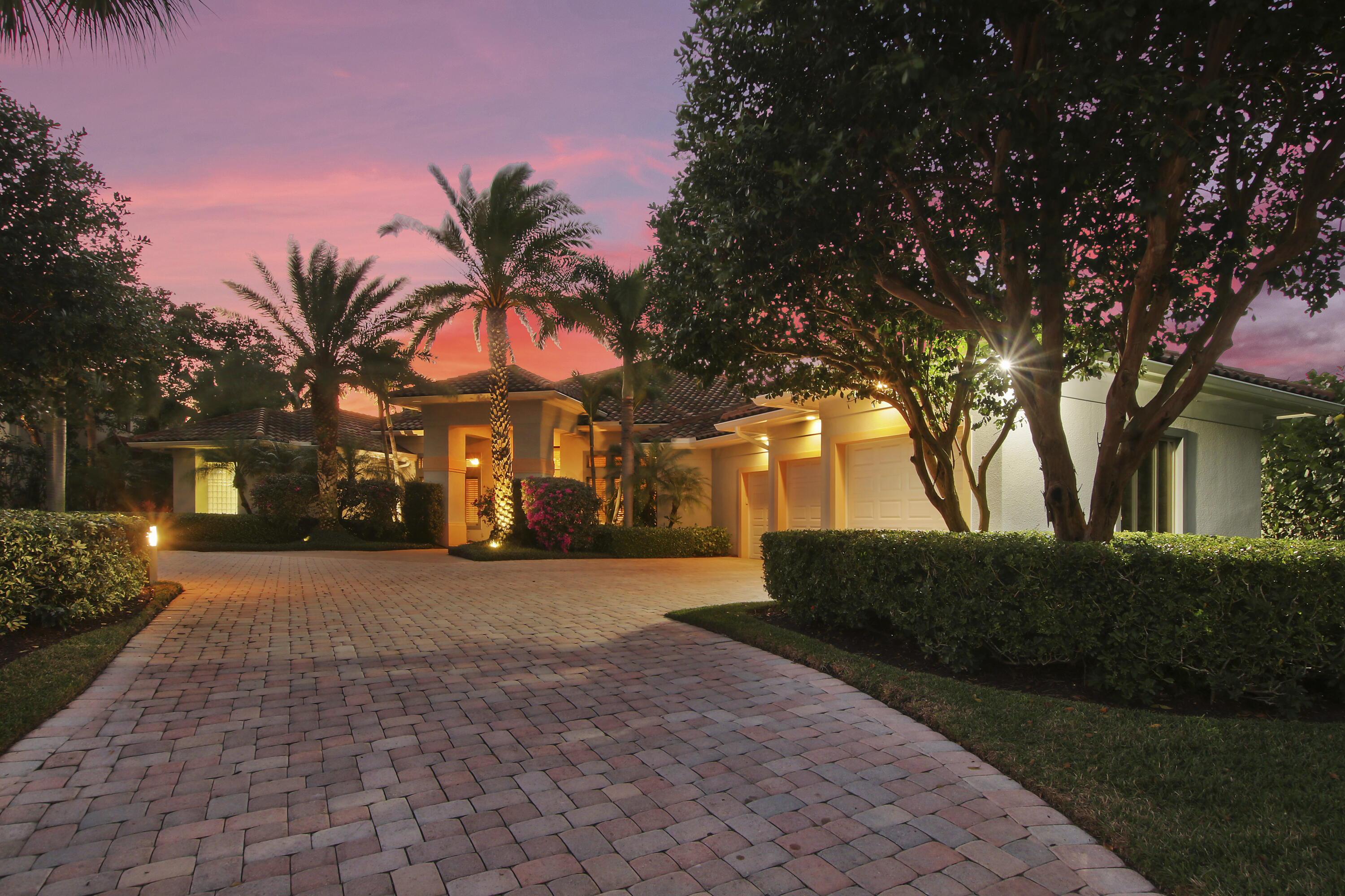 TEQUESTA COUNTRY CLUB - Residential