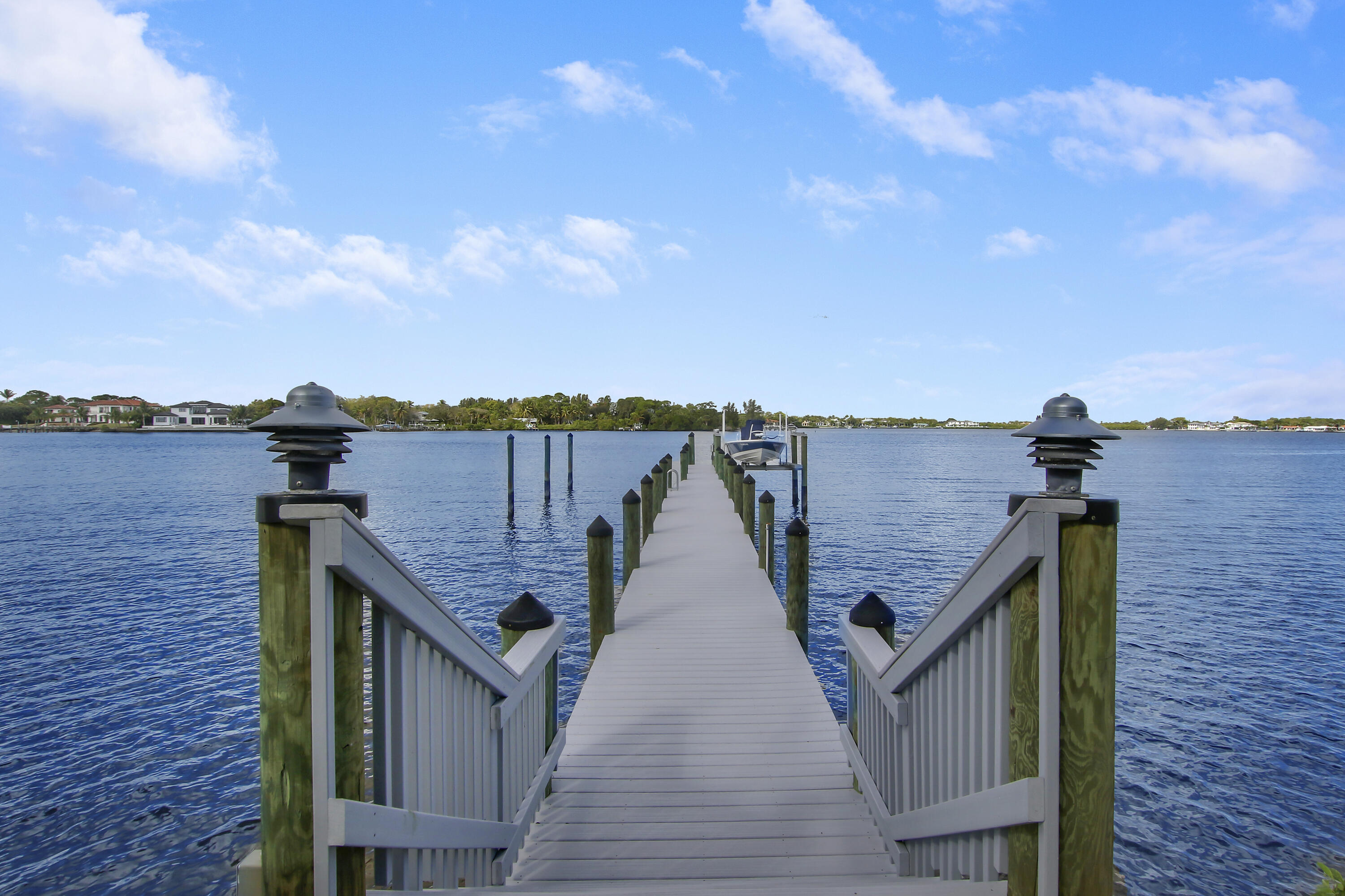 TEQUESTA COUNTRY CLUB - Residential